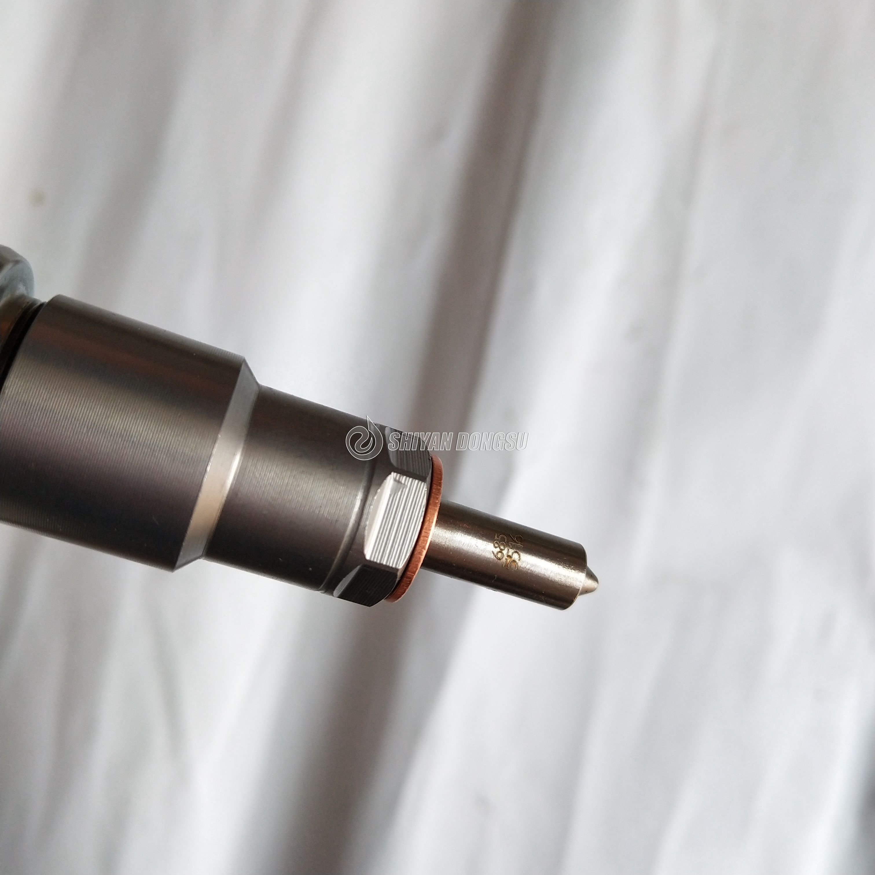 High performance 5.9L diesel engine fuel injector nozzle 0986435505 5263316 0445120208 0445120238