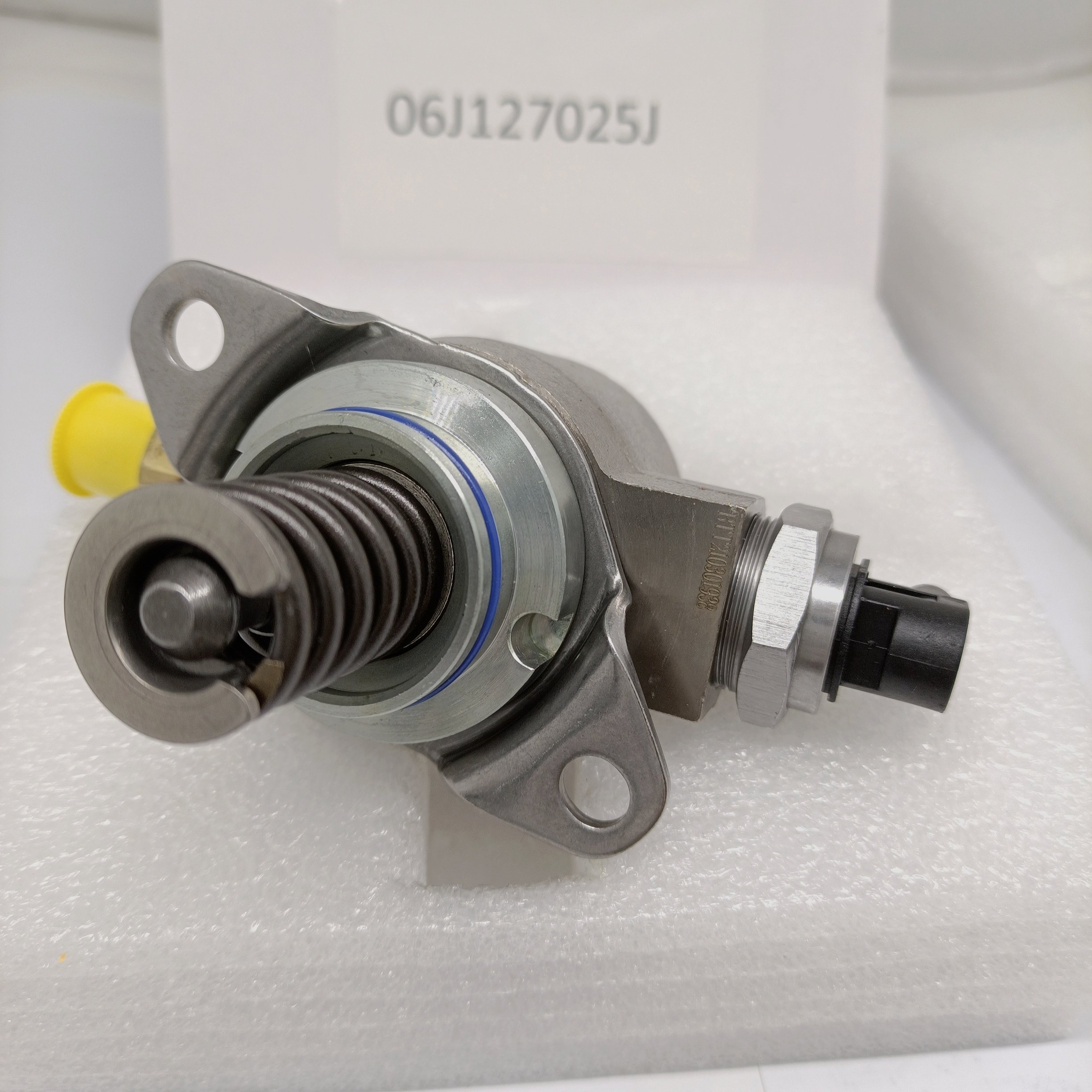 High Pressure Fuel Pump for Auudi A4 A5 Quaattro A6 Q5 TT 1.8L 2.0L 06J127025F, 06J127025G, 06J127025J, 06J127025E