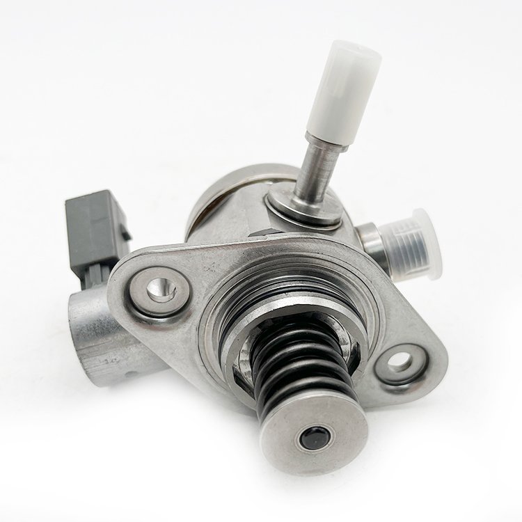 0261520304 Factory Wholesale Car Engine Parts New High Pressure Fuel Pump Applicable 94611031560 for Porsche 94611031561