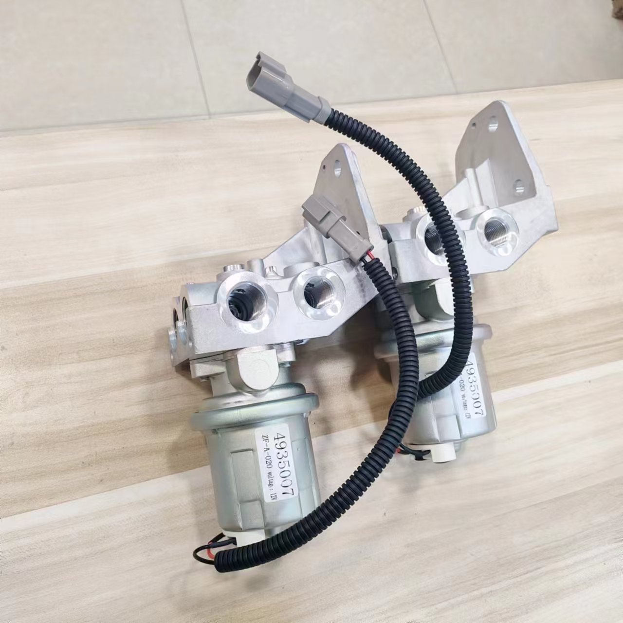 New Durable Suitable Electronic Fuel Pump for Cummins QSC8.3/ISC/QSB5 12V 24V for NewHollandTG255 TG285 Electronic Fuel Pump