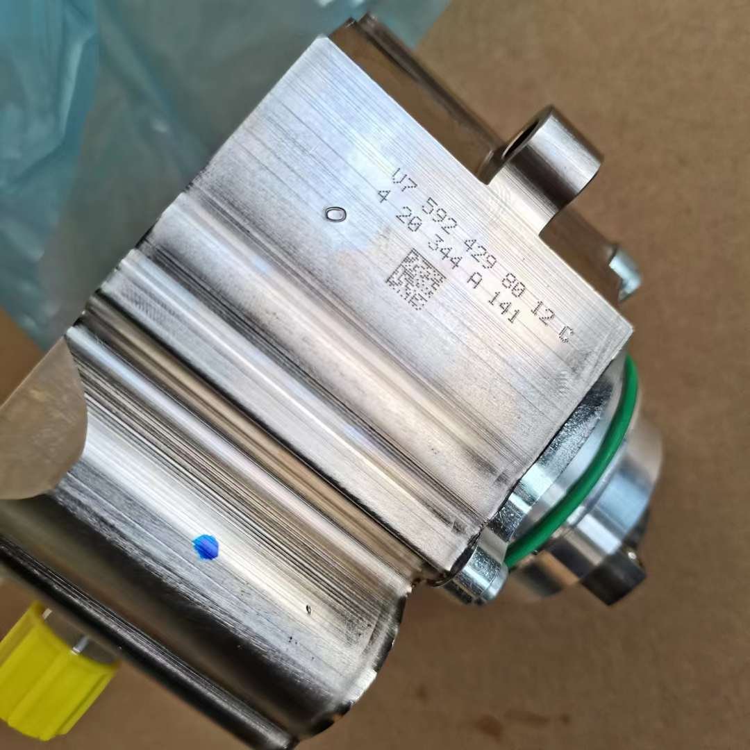 Original brand new R55 R56 R57 R58 R59 R60 13517630644 high-pressure fuel injection pump 13518605102 13517592429