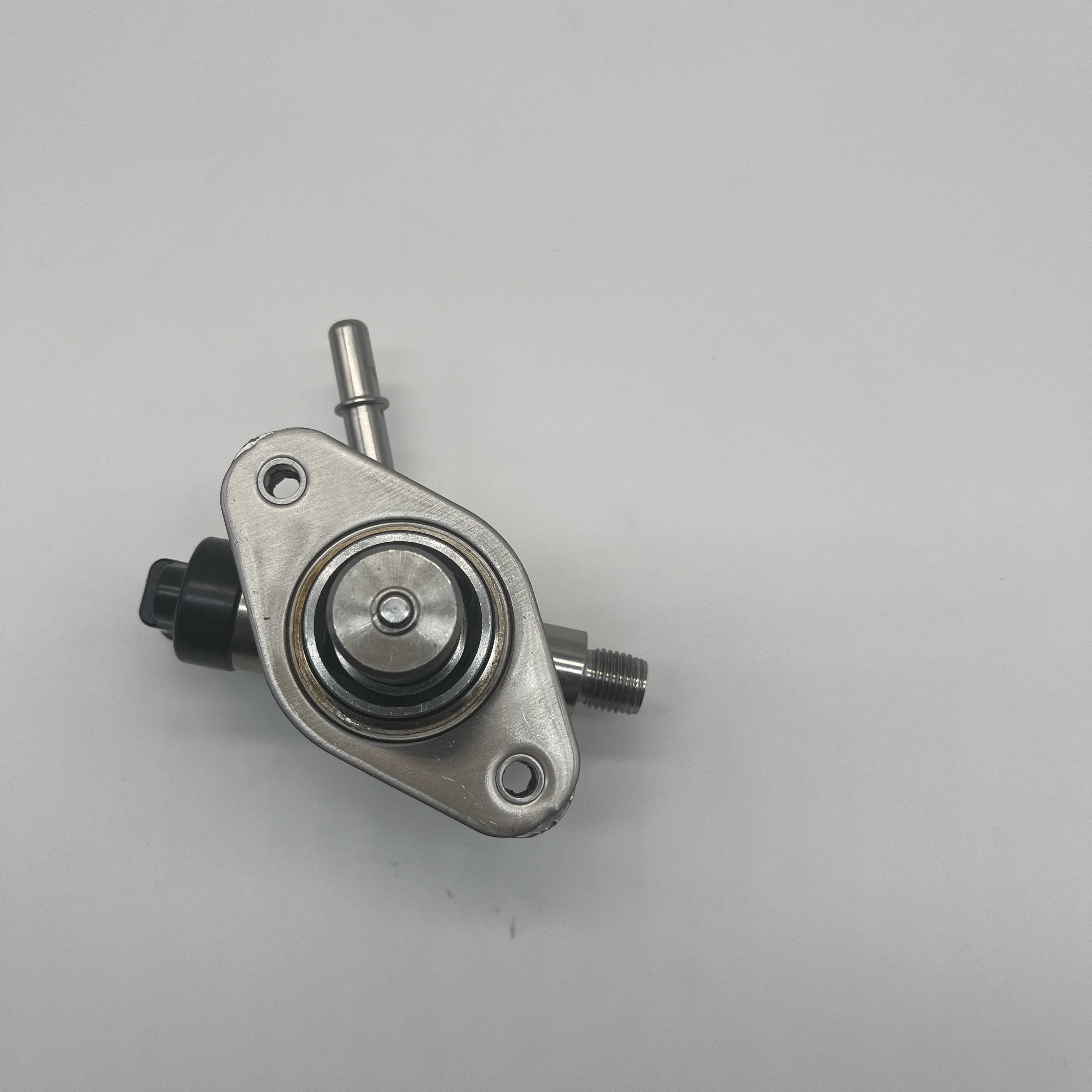 12641847 EP1028 High Pressure Fuel Pump For Buick Chevrolet Equinox GMC 2010-2017 2.4L 12641847 EP1028