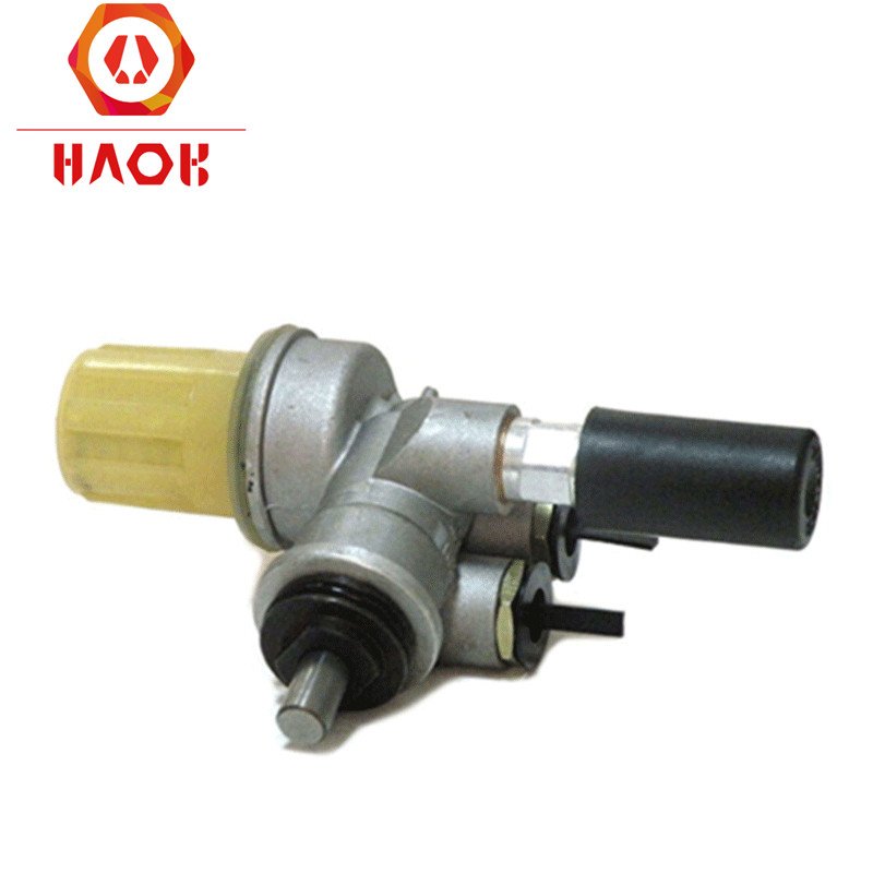 Diesel engine parts 914 fuel pump 04233878 for deutz