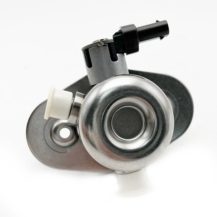High Pressure Fuel Pump 0261520415 For BMW 750i 750Li 750Li Alpina B7 M550i 2016-2019 13518643464