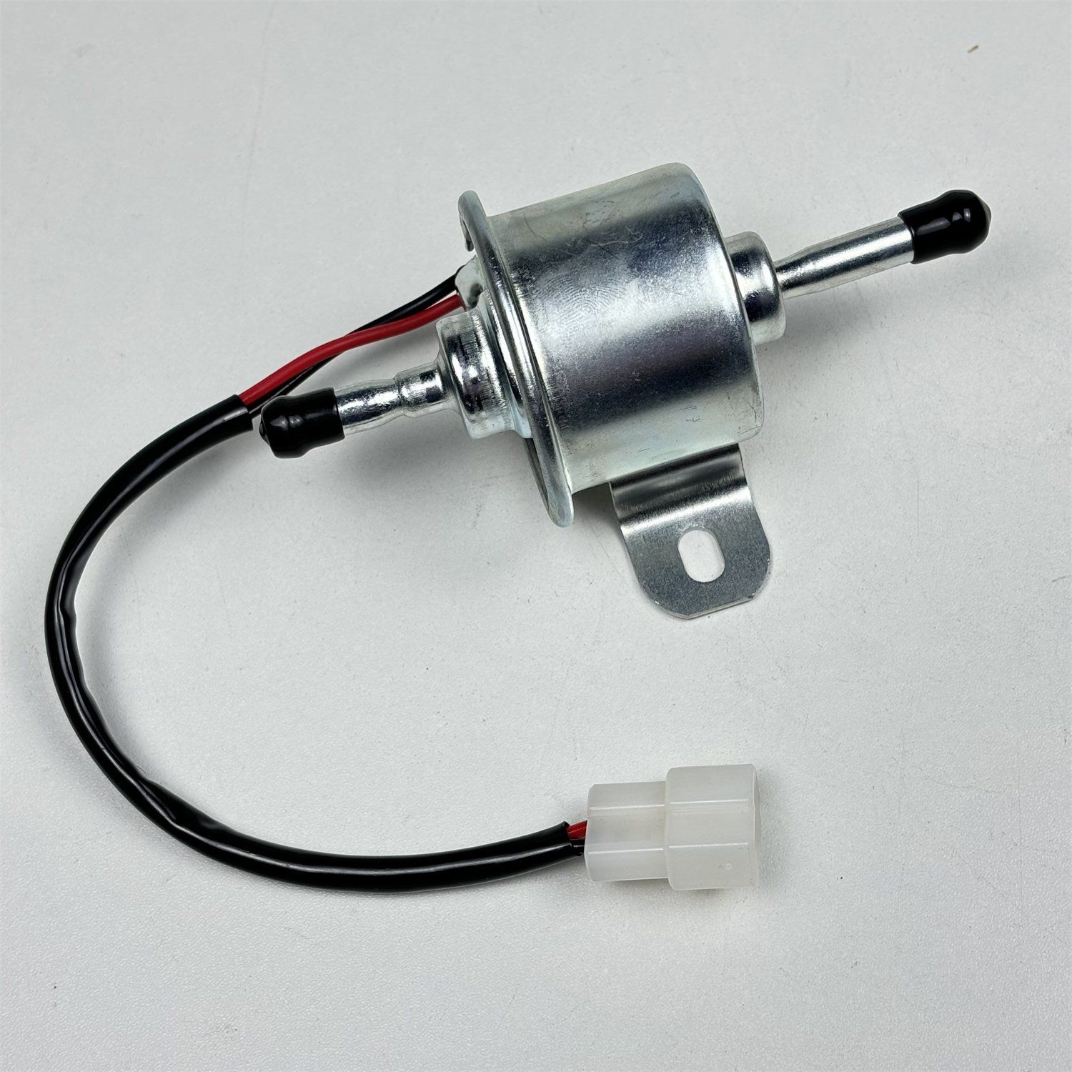 Fuel Pump RD411-51353 119225-52102 For L3301DT L3301F L3301H L3560DT Engine