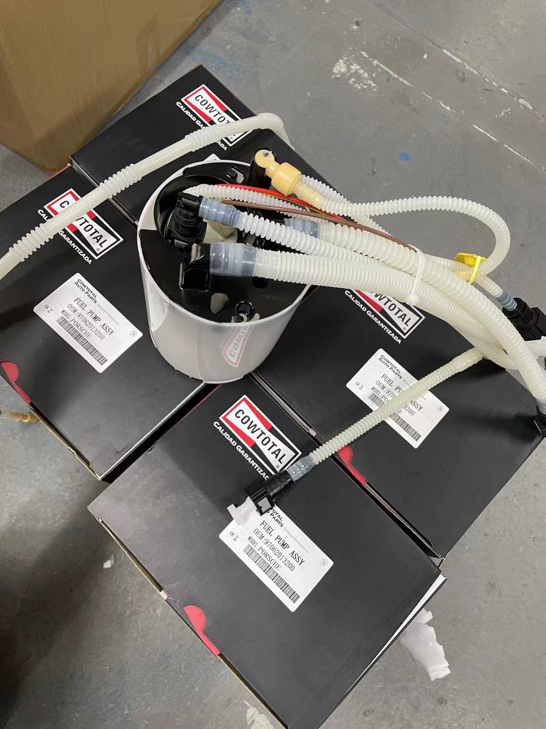 Fuel Pump Assembly For Porsche 970 Panamera Cars 97062013201 97062013200
