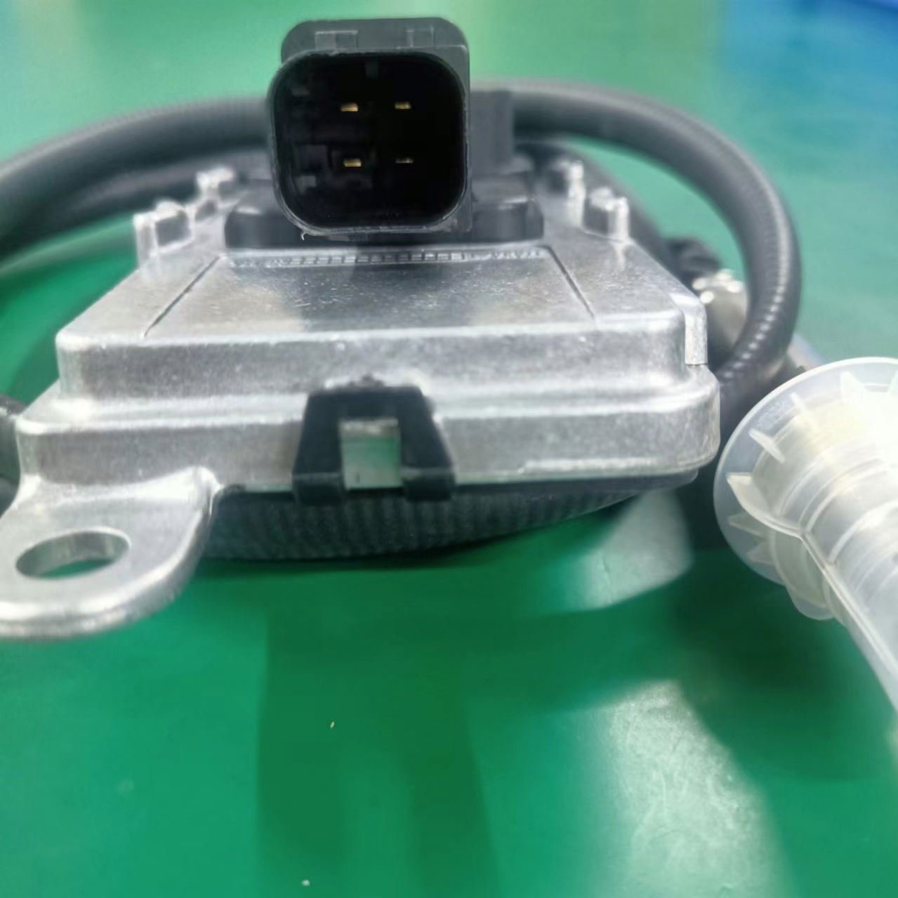 Auto Spare Parts Nox Sensor Exhaust Sensor for SCANIA Nitrogen Oxygen Sensor 5WK97401