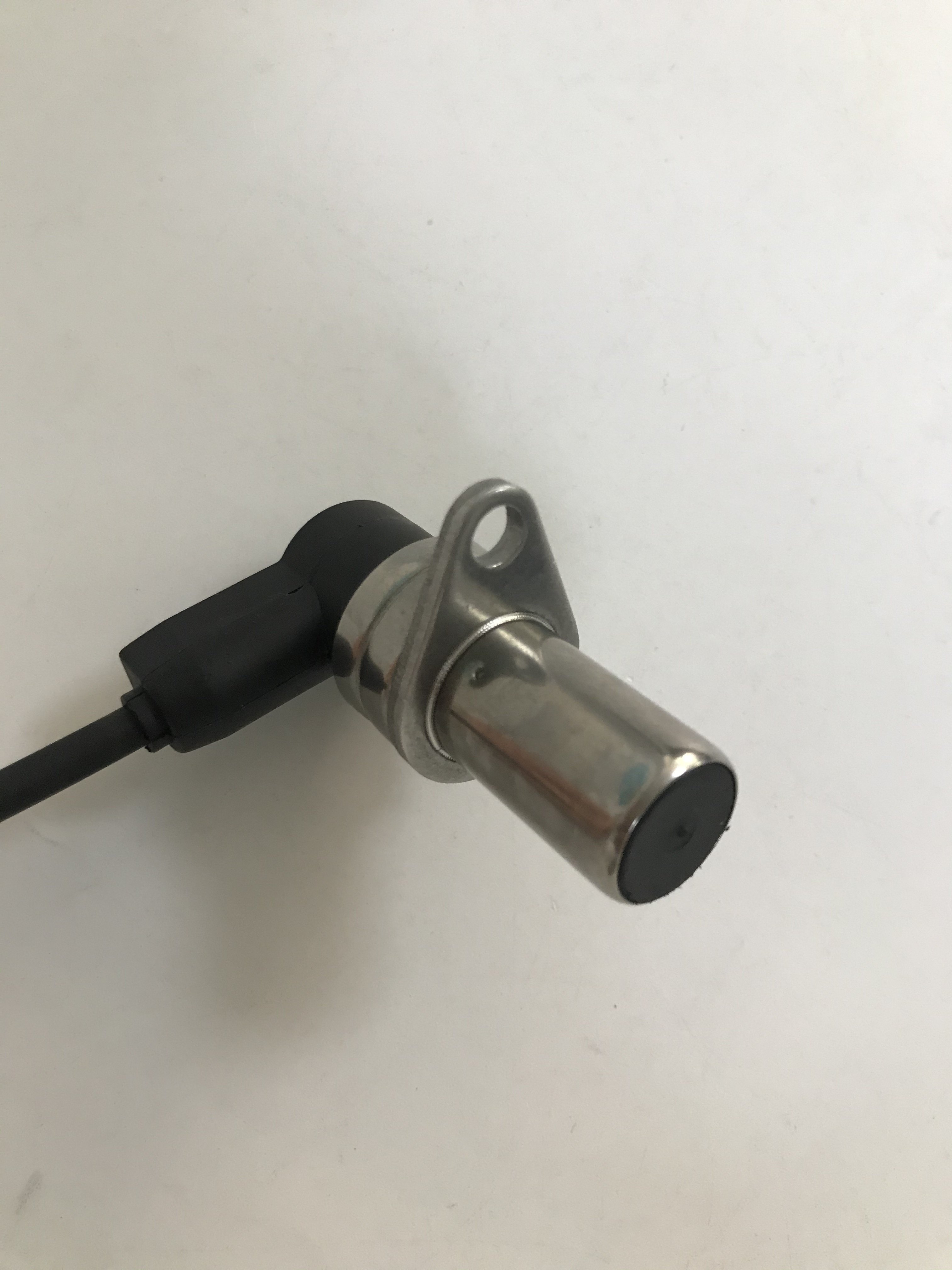 CAMSHAFT CRANKSHAFT POSITION SENSOR 12141730028 1730028 steel head fit for NEW BMW 7 E38