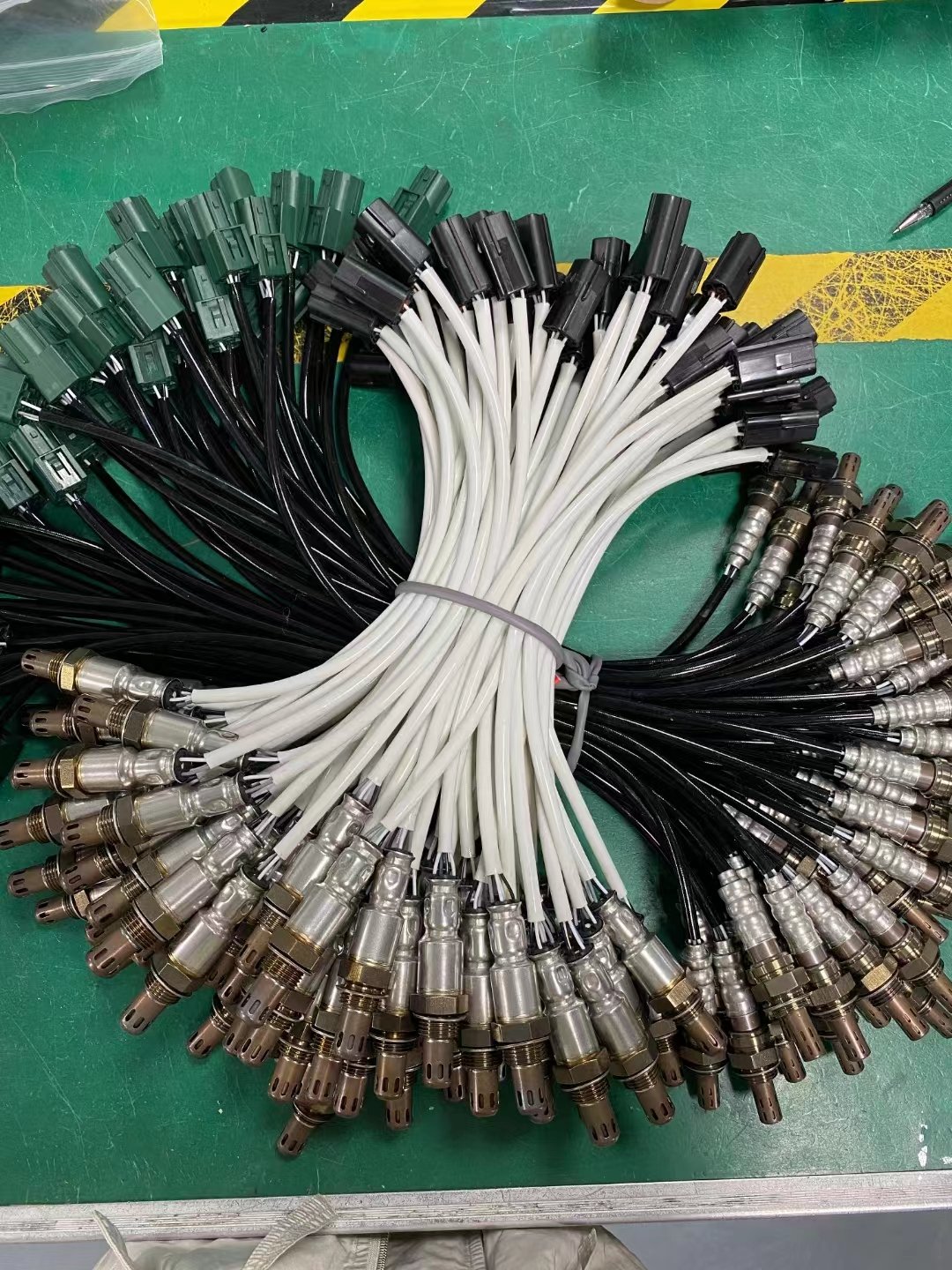 0025400117 0258006473 25400117 A0025400117 A 002 540 01 17 car oxygen sensor