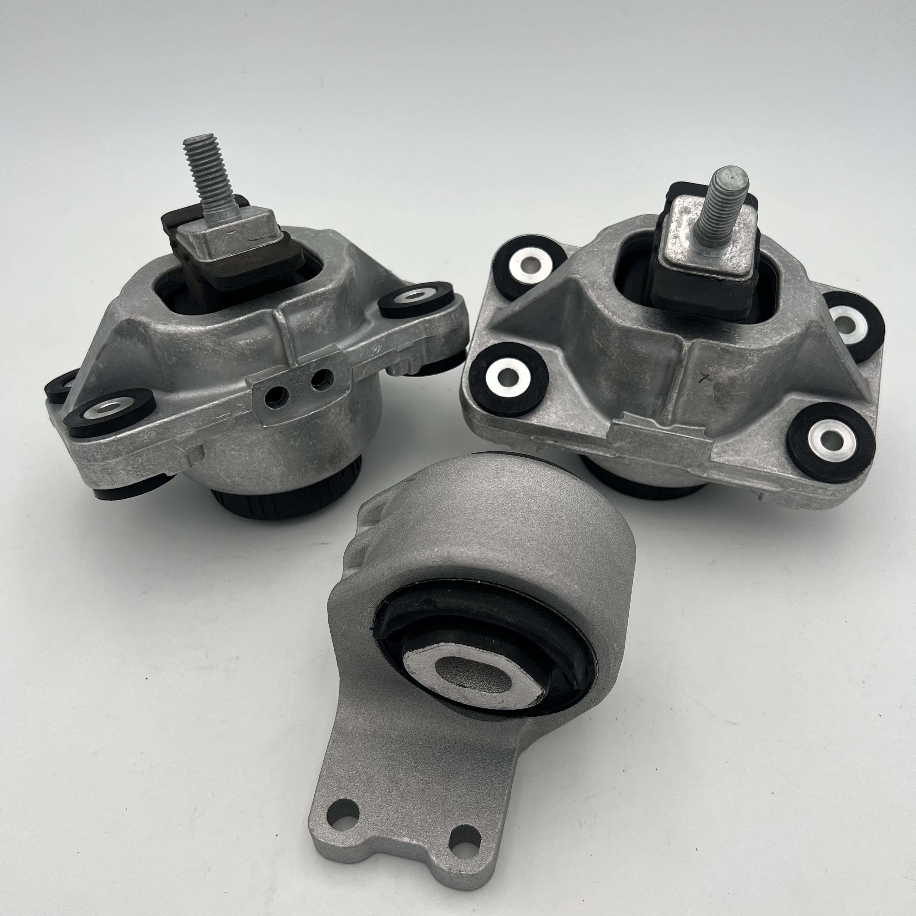 Auto Spare Parts Rubber Engine Mountings LR057632 LR057721 LR123908 LR072127 LR123907 LR058377 LR051516 for JAGUAR