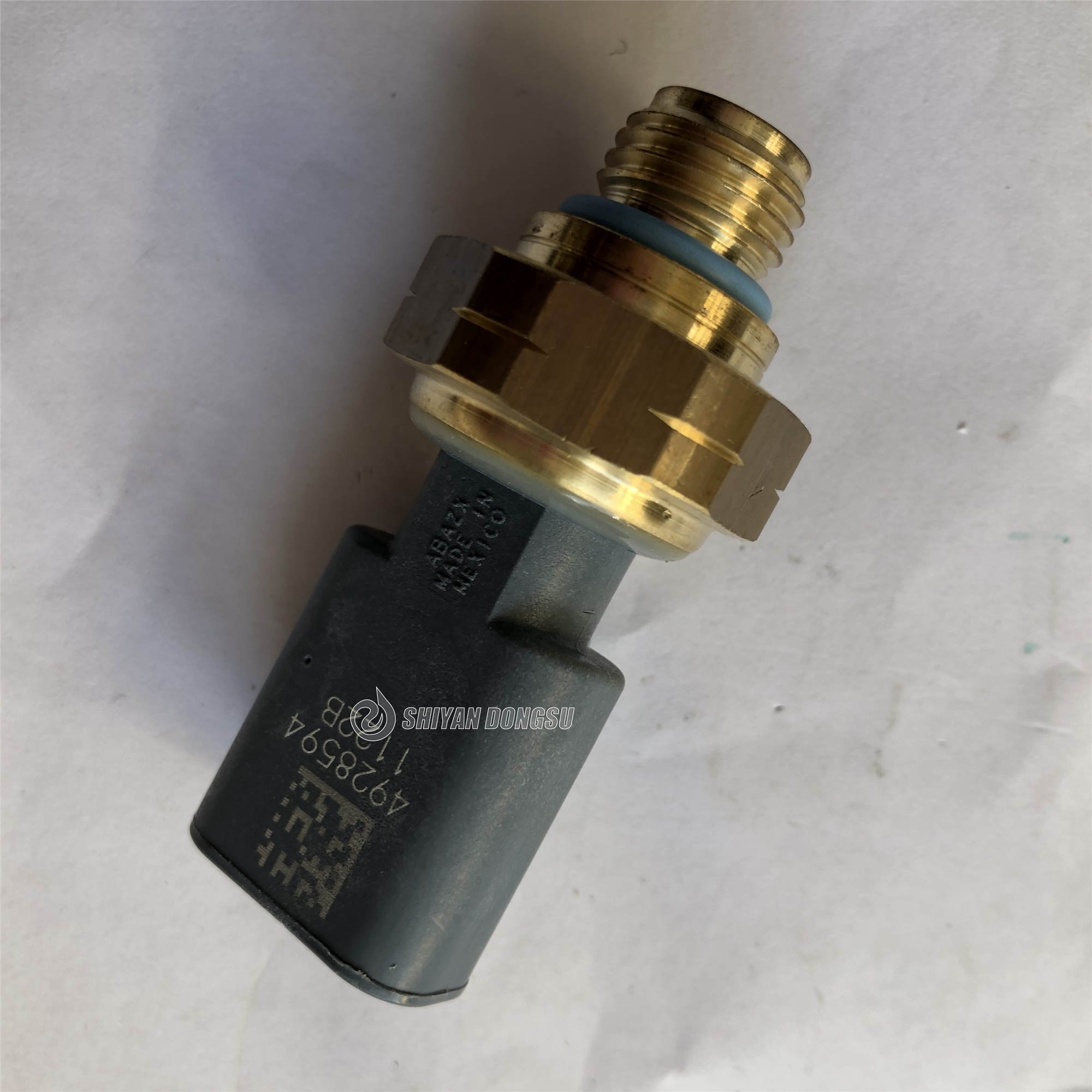 Original X15 ISX15 QSX15 diesel engine Intake manifold pressure sensor 4087989 4903479 4921746 4928594