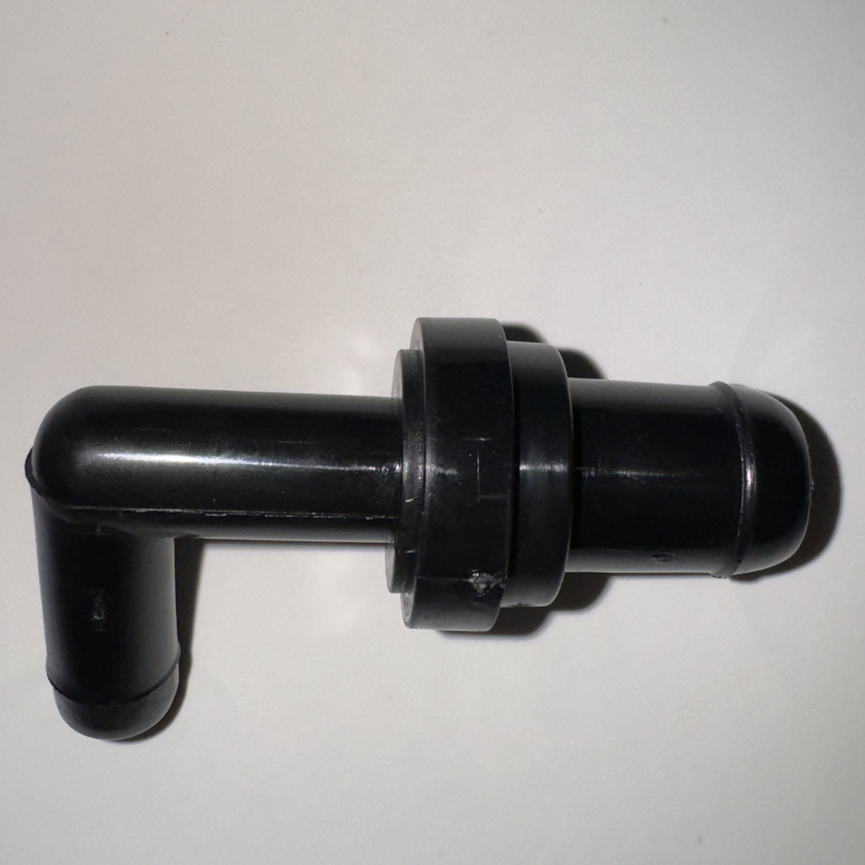 Auto Parts Accessories Factory Wholesale 12204-10040 12204-10030 MD183547 PVC Valve For Toyota Corolla Avensis Raum Car