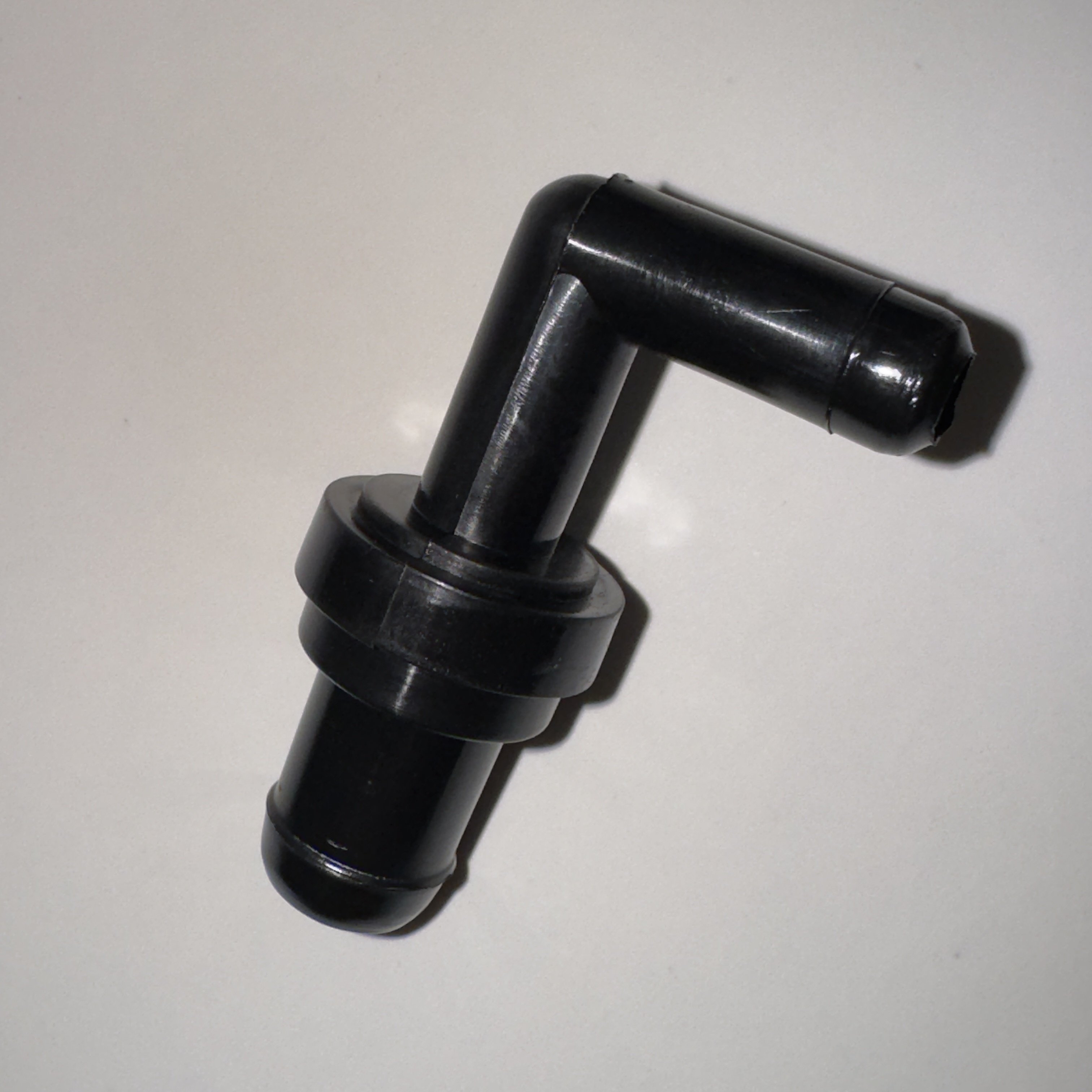 Auto Parts Accessories Factory Wholesale 12204-10040 12204-10030 MD183547 PVC Valve For Toyota Corolla Avensis Raum Car