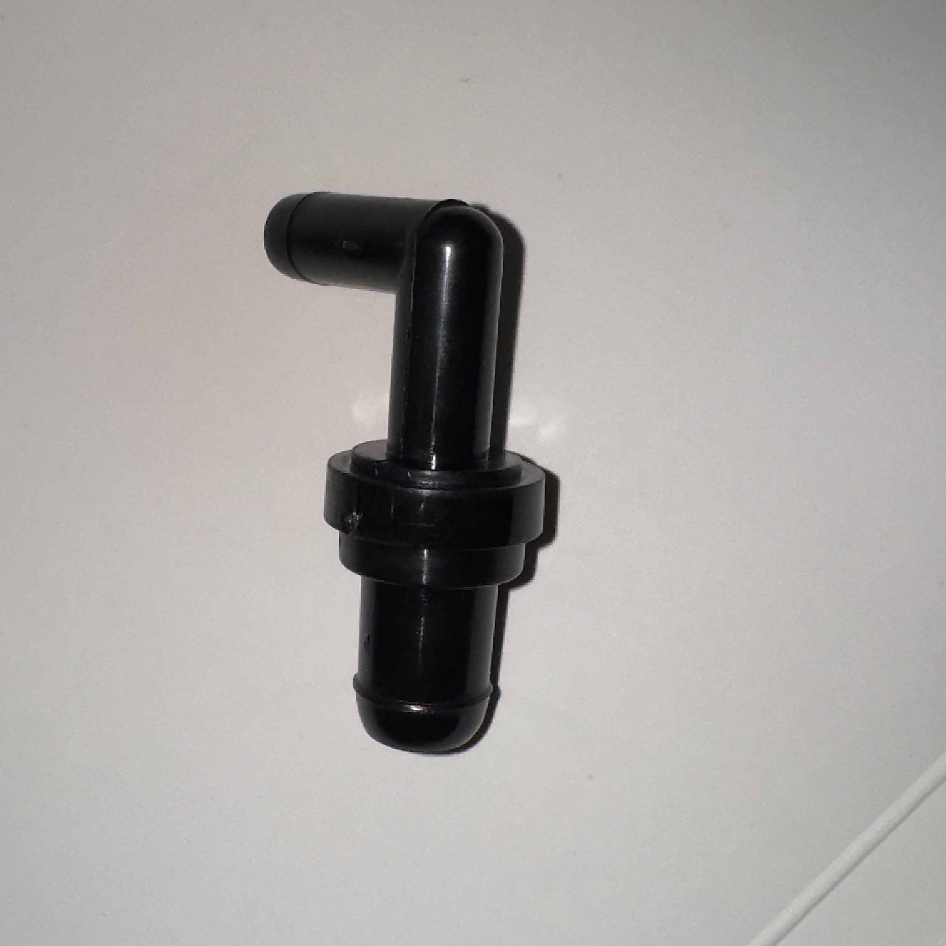 Auto Parts Accessories Factory Wholesale 12204-10040 12204-10030 MD183547 PVC Valve For Toyota Corolla Avensis Raum Car