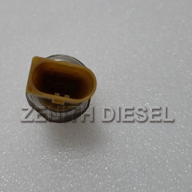 High quality 55PP1504Common Rail Fuel High Pressure Sensor 55PP15-04 For Audi 3.0 A4 A5 A6 A7 A8 AQ5 AQ7