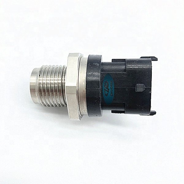 Fuel Rail Pressure Sensor Auto Sensor For European Truck 3843100 20792328 504088732 51274210178 0281002937