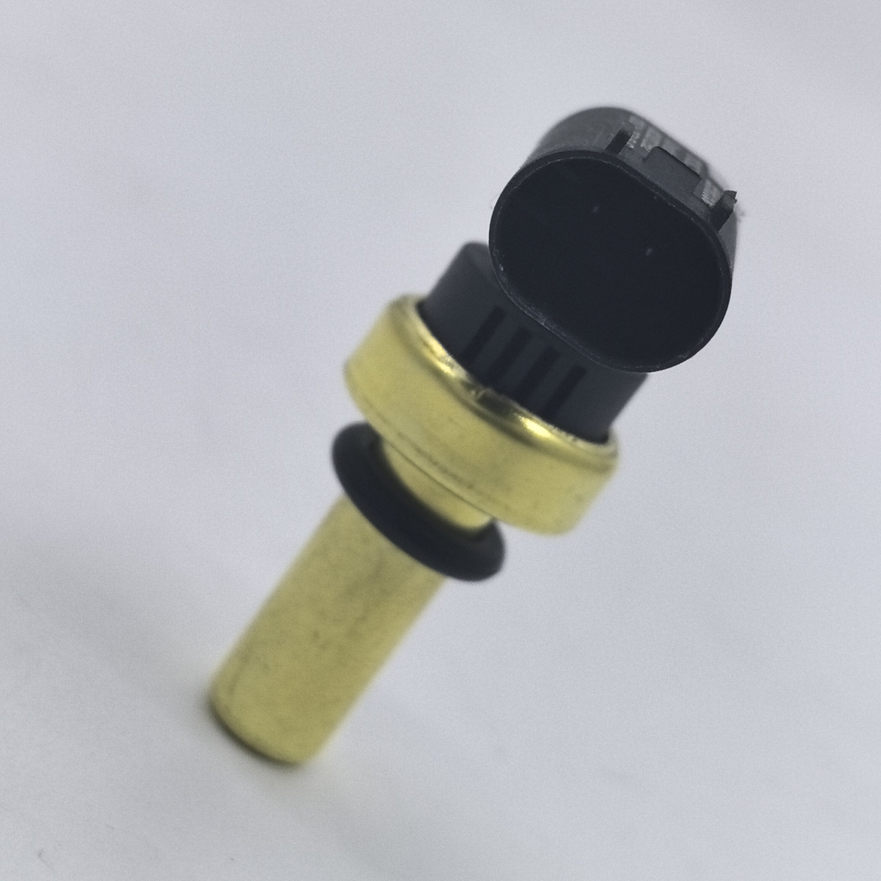 High Quality Auto Parts Engine Water Coolant Temperature Sensor 55591401 55353807 2134660 55563530
