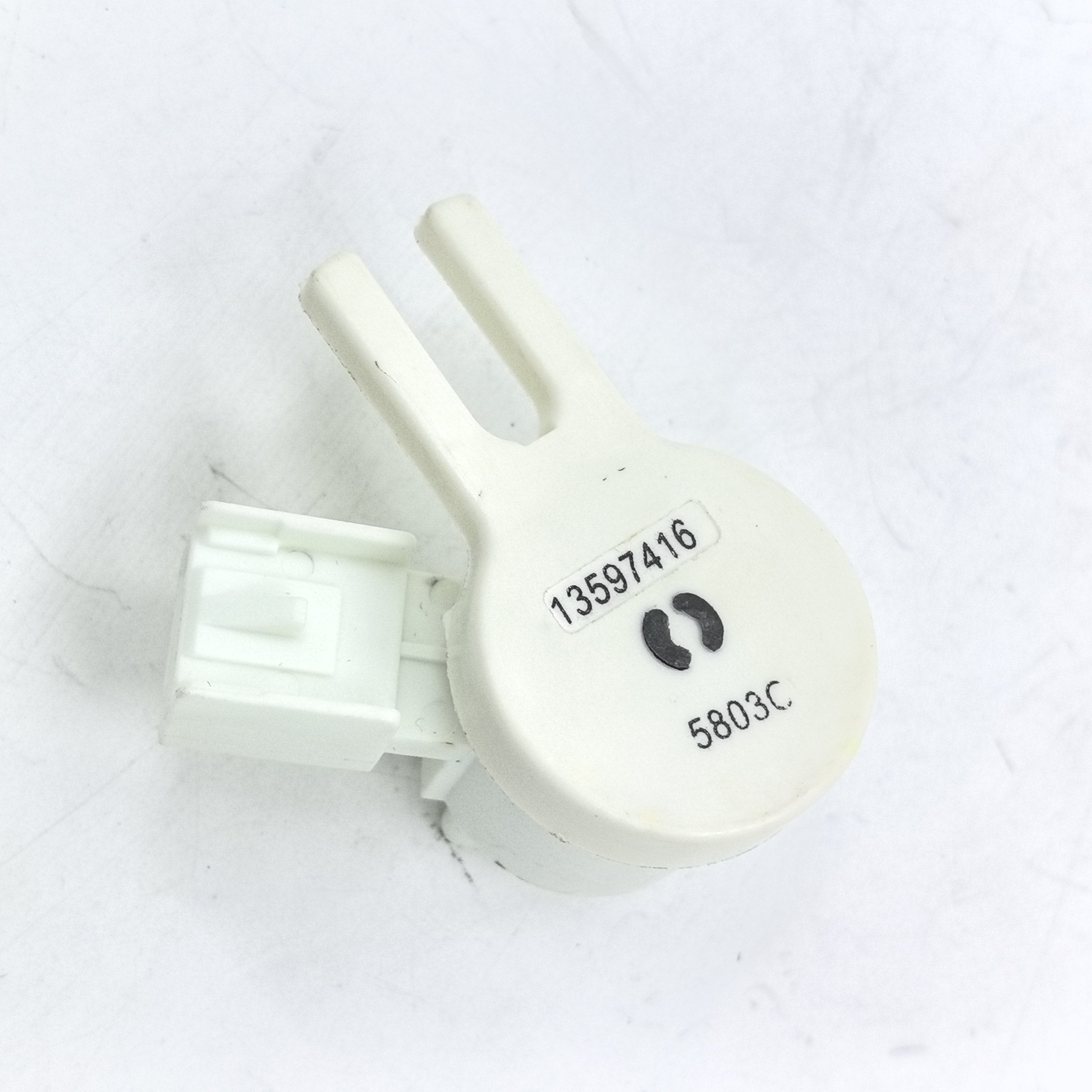 Auto parts Clutch Brake Pedal Position Sensors Switch For Chevrolet Sonic GMC Opel 13597416 22670896 25894753 95229357 13549047