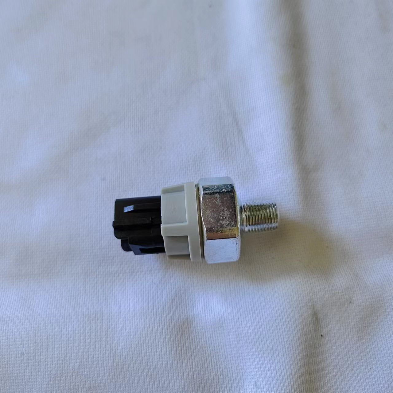 oil pressure switch 83530-14060 83530-14070 83530-30090 83530-60020 3s 4s 4e 5e 4a 5a 7a 1zz 2az 1nz oil pressure sensor