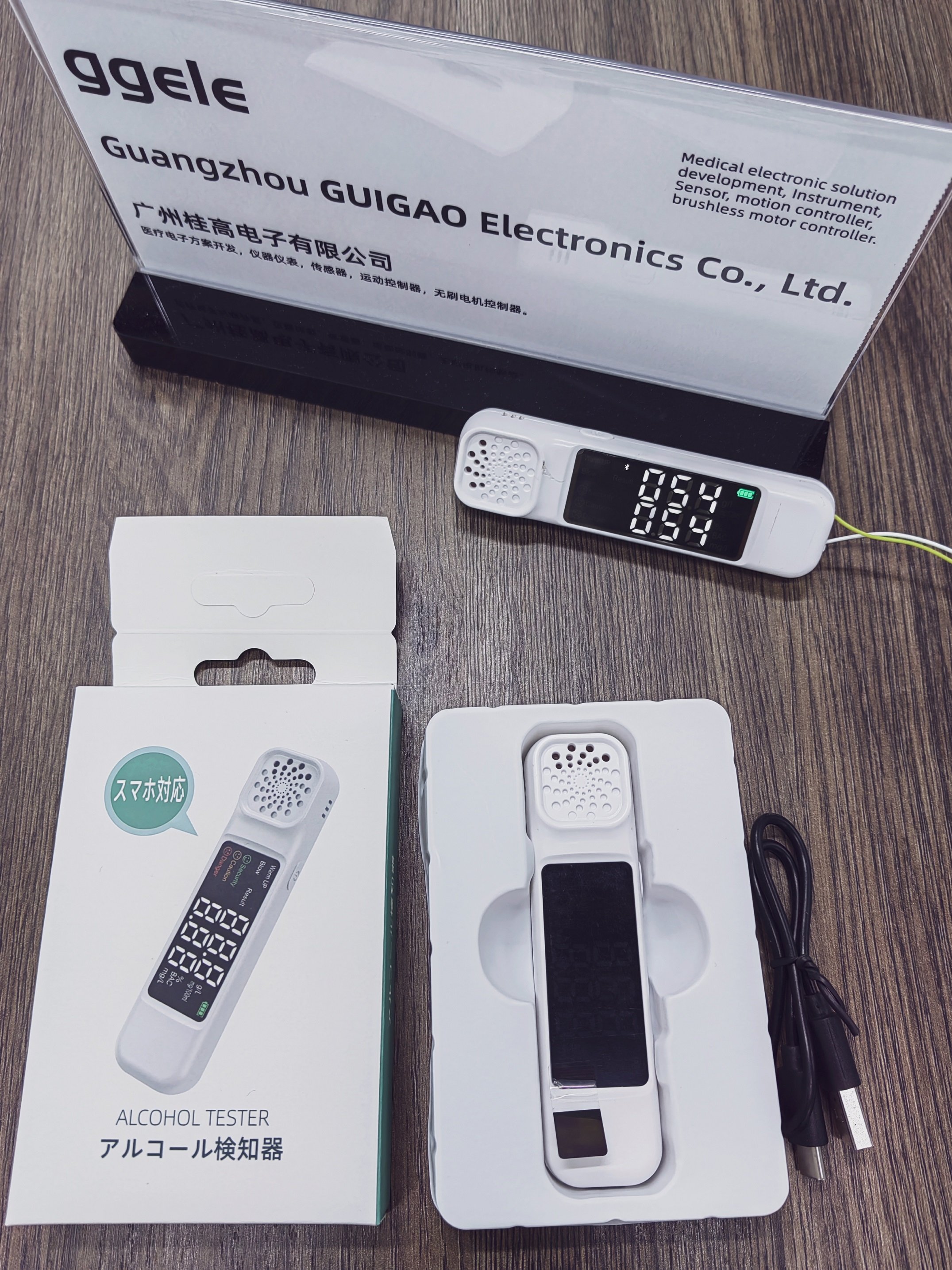 Smart Portable Breath Alcohol Tester Monitor Alcohol breathalyzer Sensor Meter Alcohol Checker with Bluetooths Mobile Tuya APP