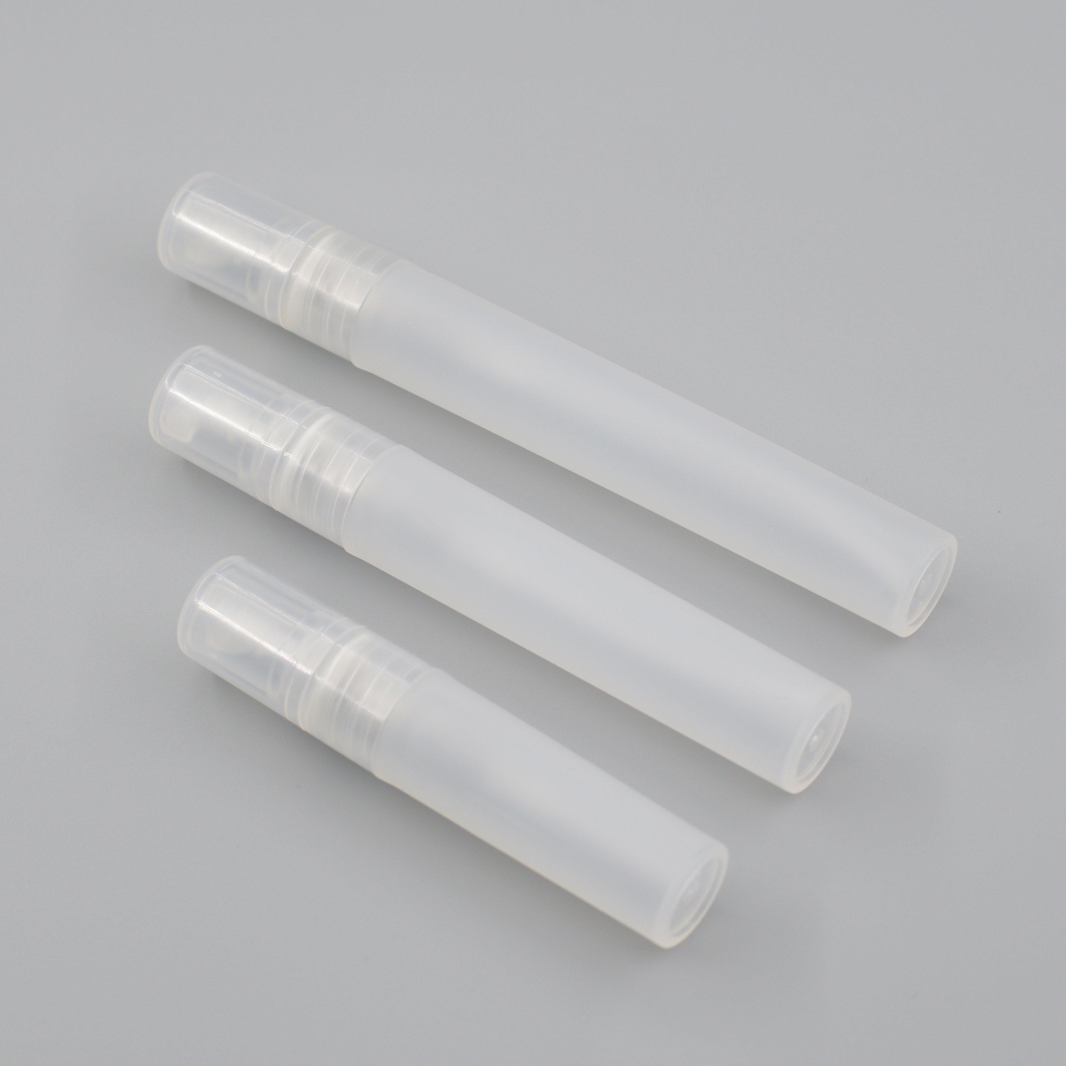Wholesale empty 5ml 8ml 10ML Refillable cylinder Pen Shape fancy Sprayer Plastic PP Frosted mini Perfume Atomizer Sample Bottle