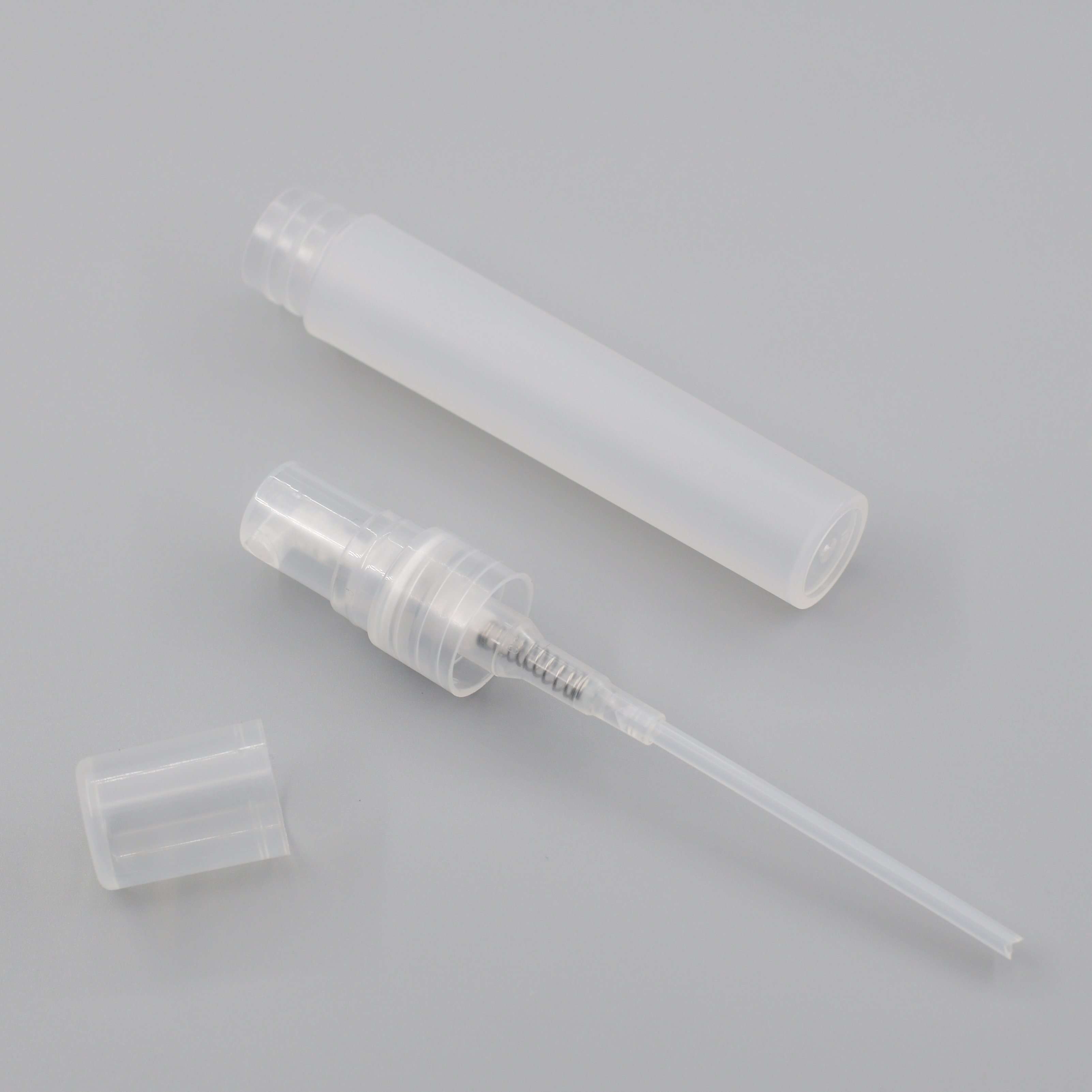 Wholesale empty 5ml 8ml 10ML Refillable cylinder Pen Shape fancy Sprayer Plastic PP Frosted mini Perfume Atomizer Sample Bottle