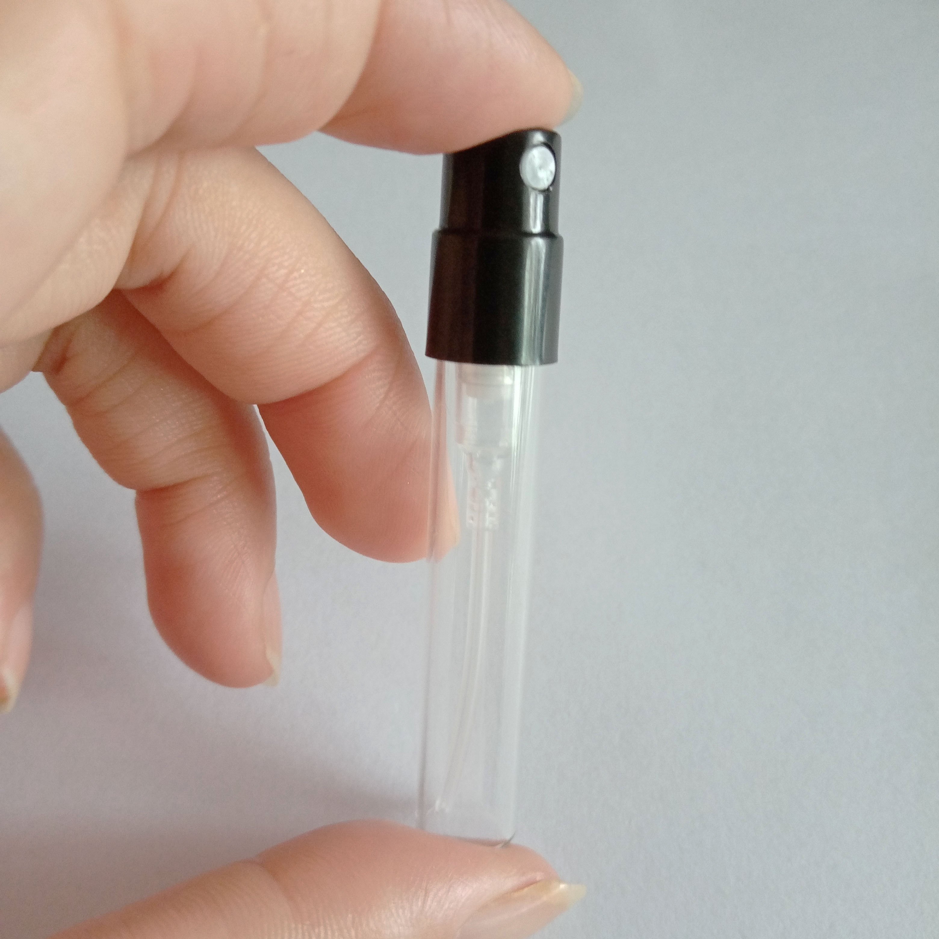Mini Low price luxury customizable Refillable 1ml 1.5ml 2ml 3ml perfume tester vials sample glass perfume spray bottle