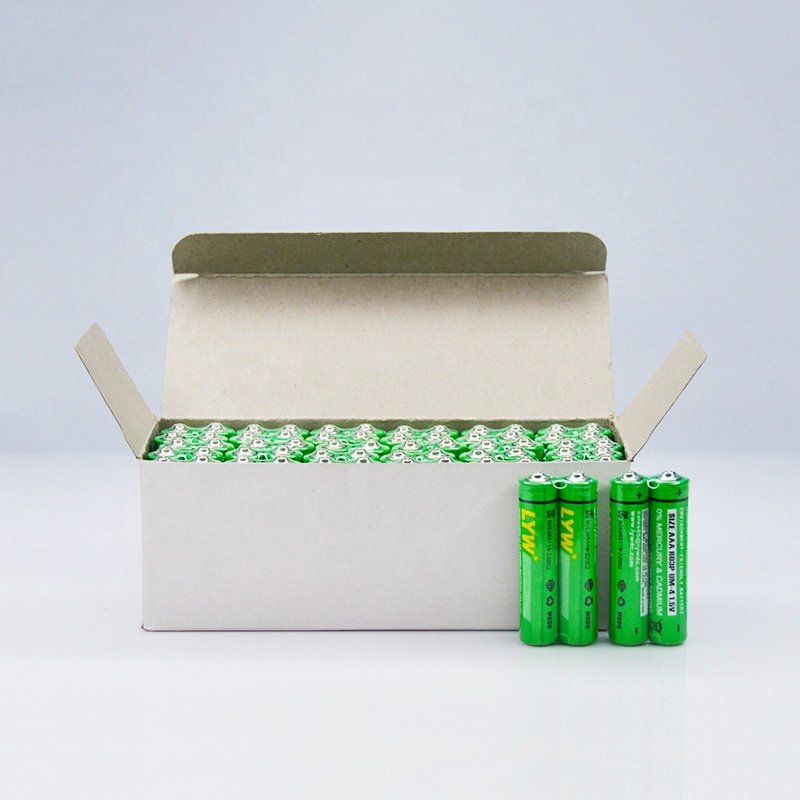 China Super Heavy Duty Piles R03 Batera 1.5V Pencil Cell Batteries Zinc Carbon Size AAA Batteries Dry Battery