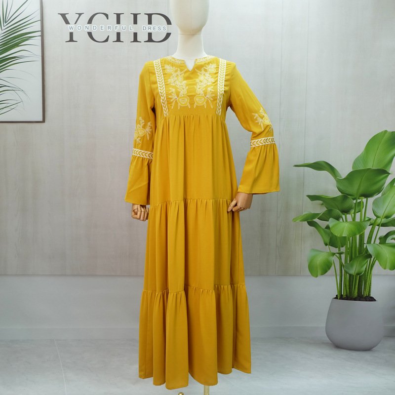 Hot Selling Middle Eastern Muslim Women Dubai Robes Flare Sleeves Small V-neck Embroidered Loose Fit Long Dress Abaya
