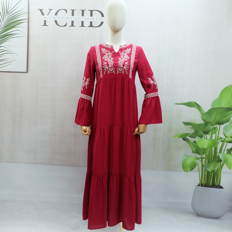 Hot Selling Middle Eastern Muslim Women Dubai Robes Flare Sleeves Small V-neck Embroidered Loose Fit Long Dress Abaya