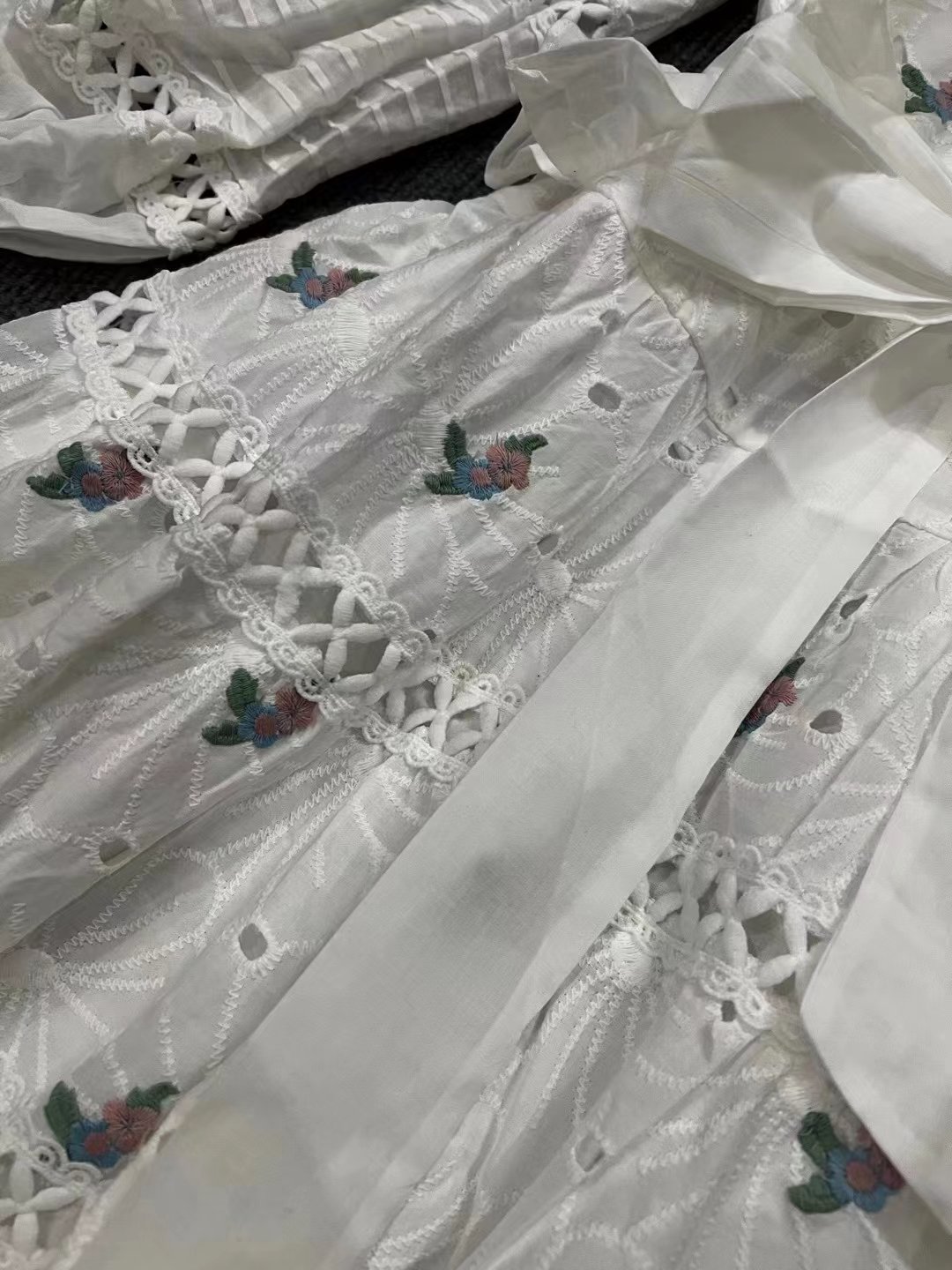 2023 Summer Australian Lady Holiday Style Square Collar Ruffled Lantern Sleeves Colorful Flower Embroidery Dress