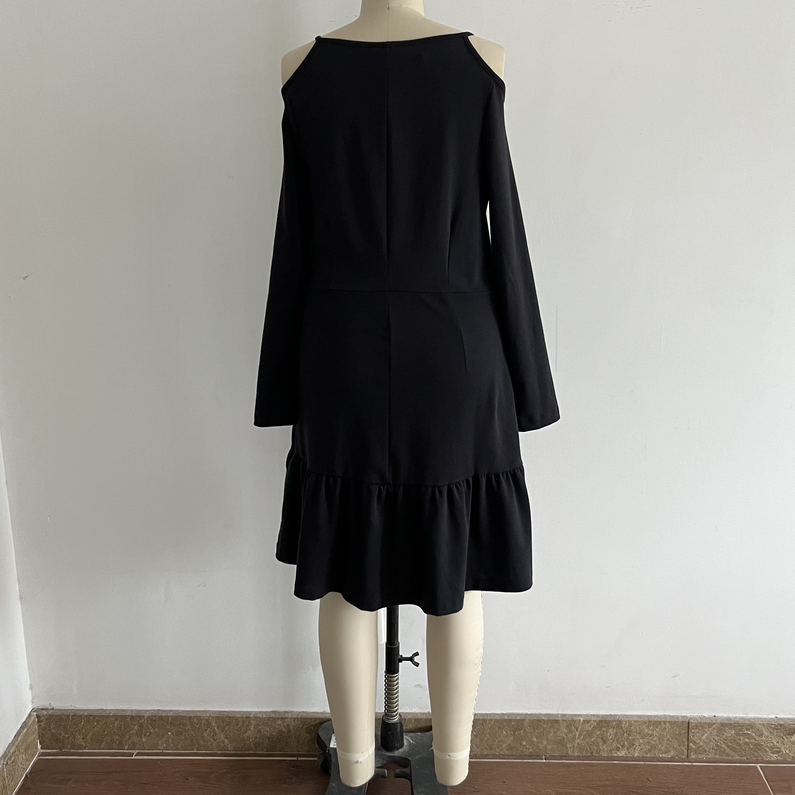OEM Women tiered Dresses Summer Spaghetti Strap cold shoulder wrapped Knitted Midi Dresses Women