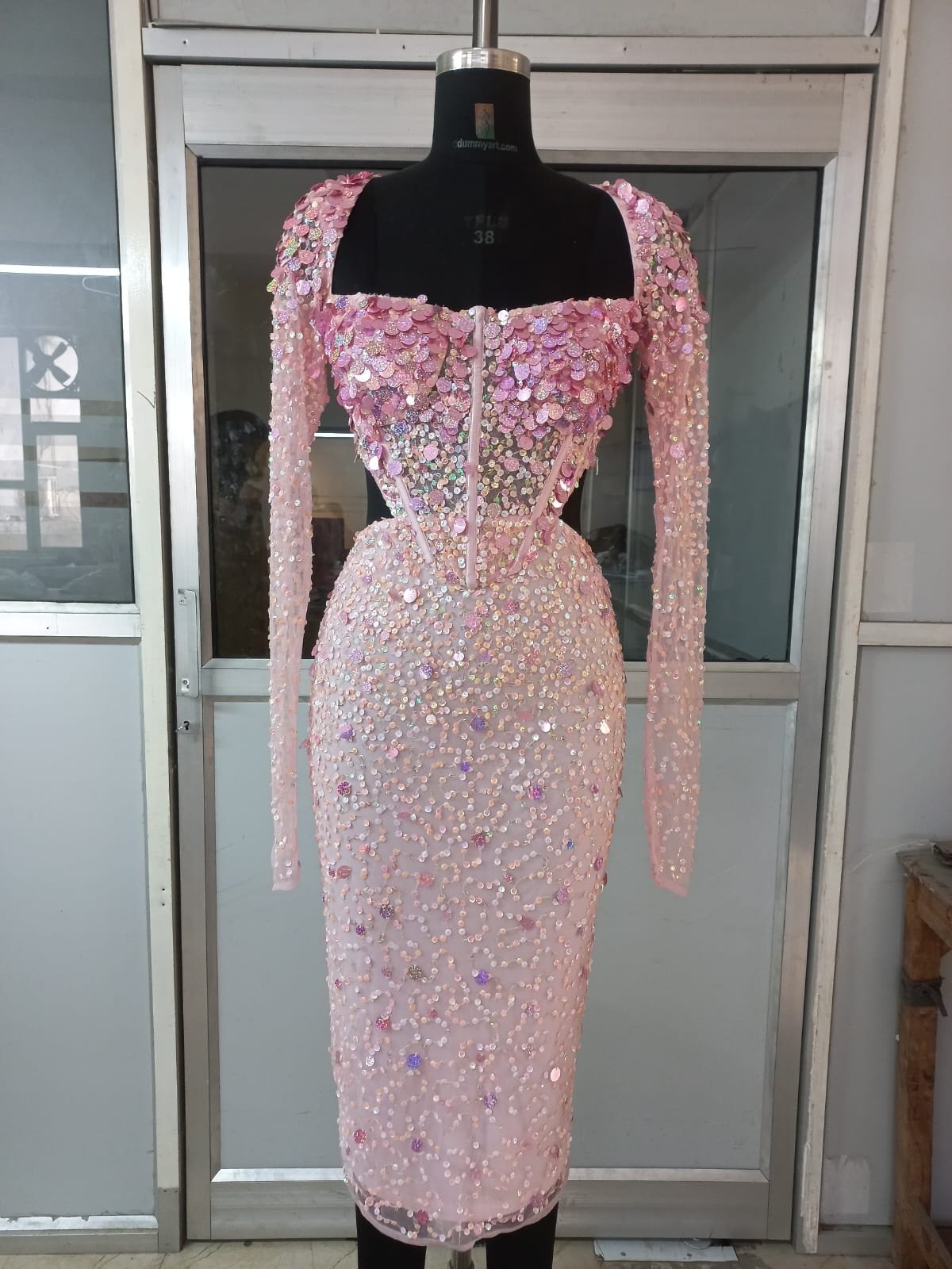 Pink color sequin embroidery bodice corset style with square neck shape teenage prom dress woman party hot and sexy dress