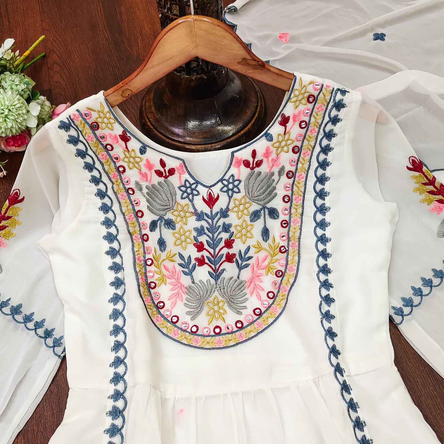 SALWAR KAMEEZ FOR WOMEN WITH GEORGETTE FABRIC WITH DUPATTA IN WHITE COLOUR