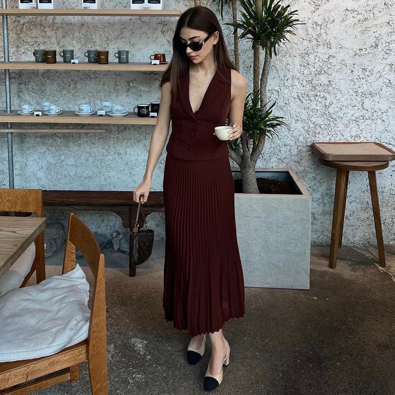 2024 Summer new arrivals blazer vest top and mid-length pleated skirt set