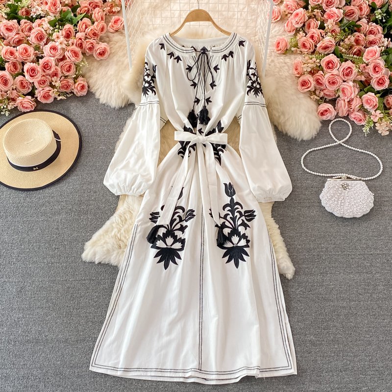 Ethnic Style Tourism Holiday Embroidery Round Neck Lantern Sleeve Long Dress Bohemian Retro Loose Swing Dress Women