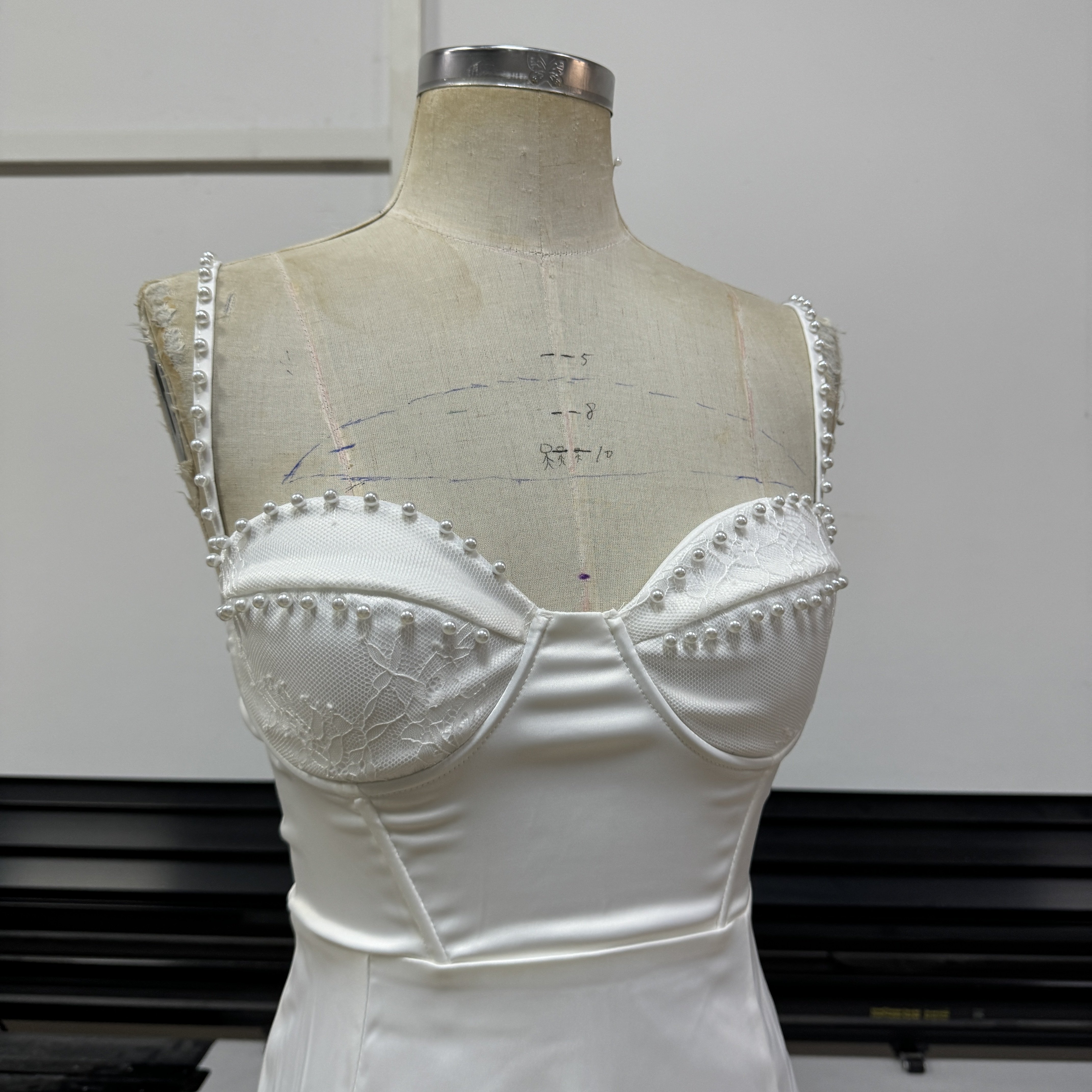 White Bridal Mini Sexy Robes Satin Corset Pearl Ladies Dresses Elegant Beaded with Pearls Summer Slip Women's Casual Dresses