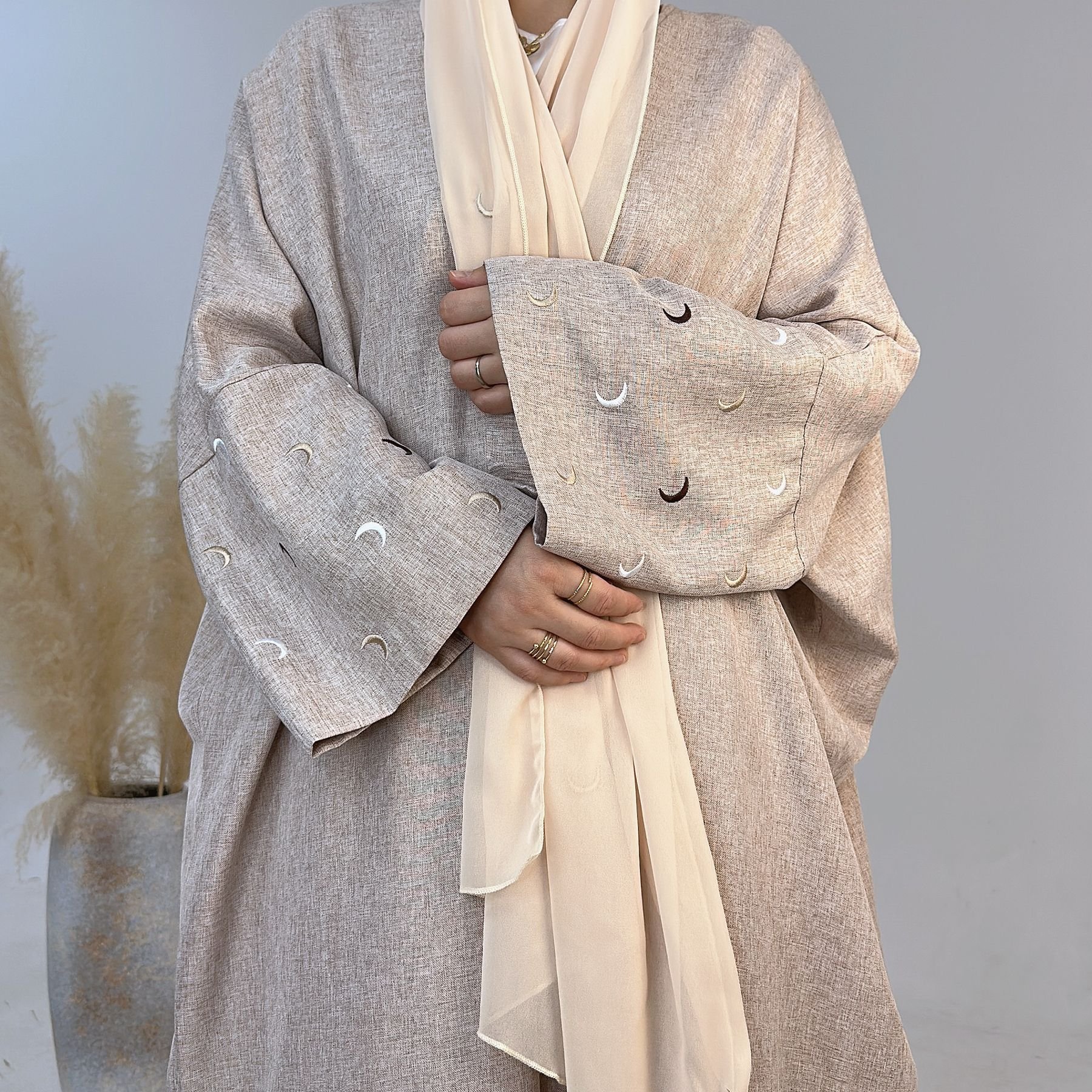 2024 wholesale islamic clothing women new design embroidered dubai abaya women muslim dress