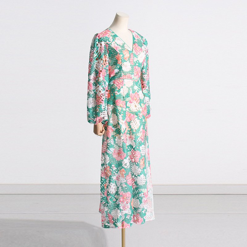 Sweet Retro Pastoral Style 2023 Autumn V-neck Long-sleeved High Waist Side Slit Floral Print Mid-length Dress