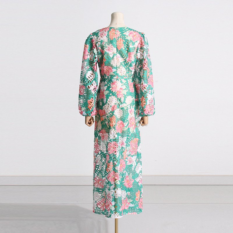 Sweet Retro Pastoral Style 2023 Autumn V-neck Long-sleeved High Waist Side Slit Floral Print Mid-length Dress