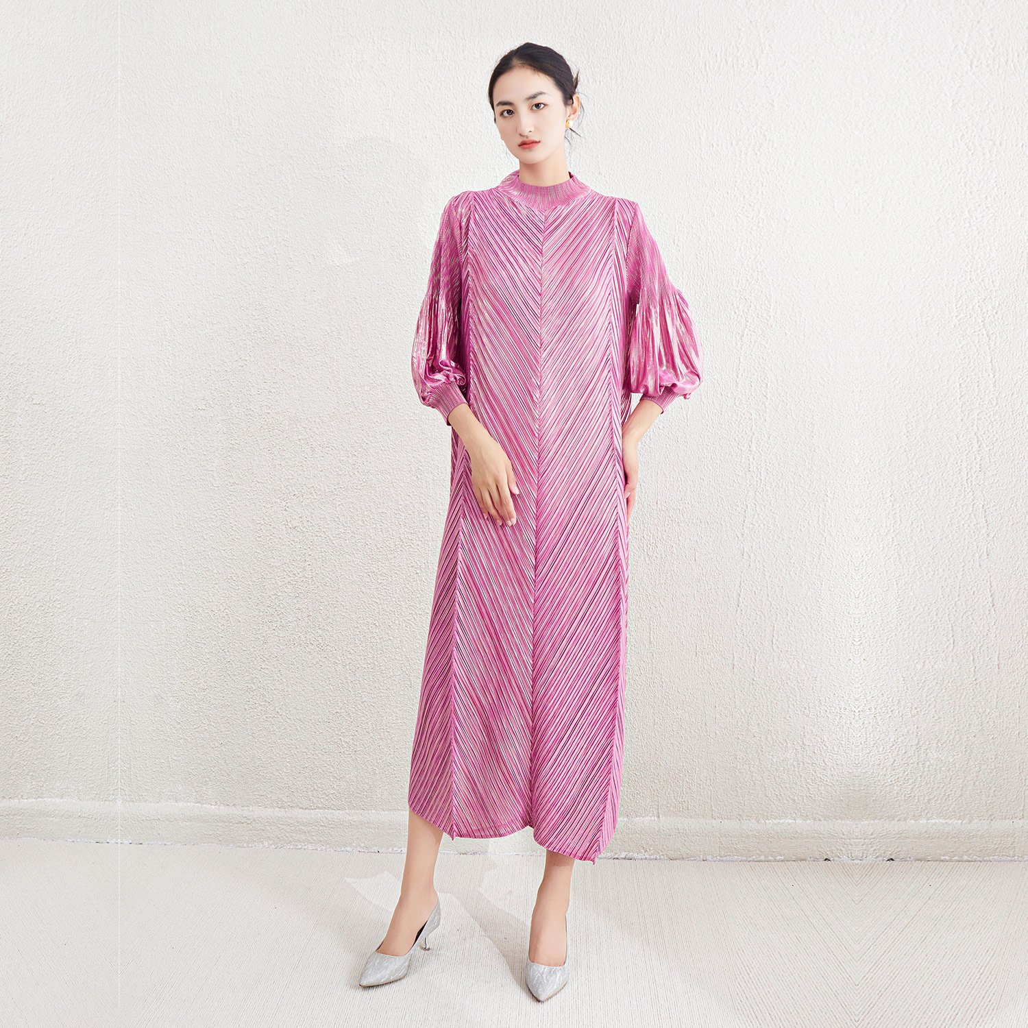 Wholesale Newest Women Pleated Round Neck Loose Women Dress Plus Size Ladies Casual Loose Women Long Dress
