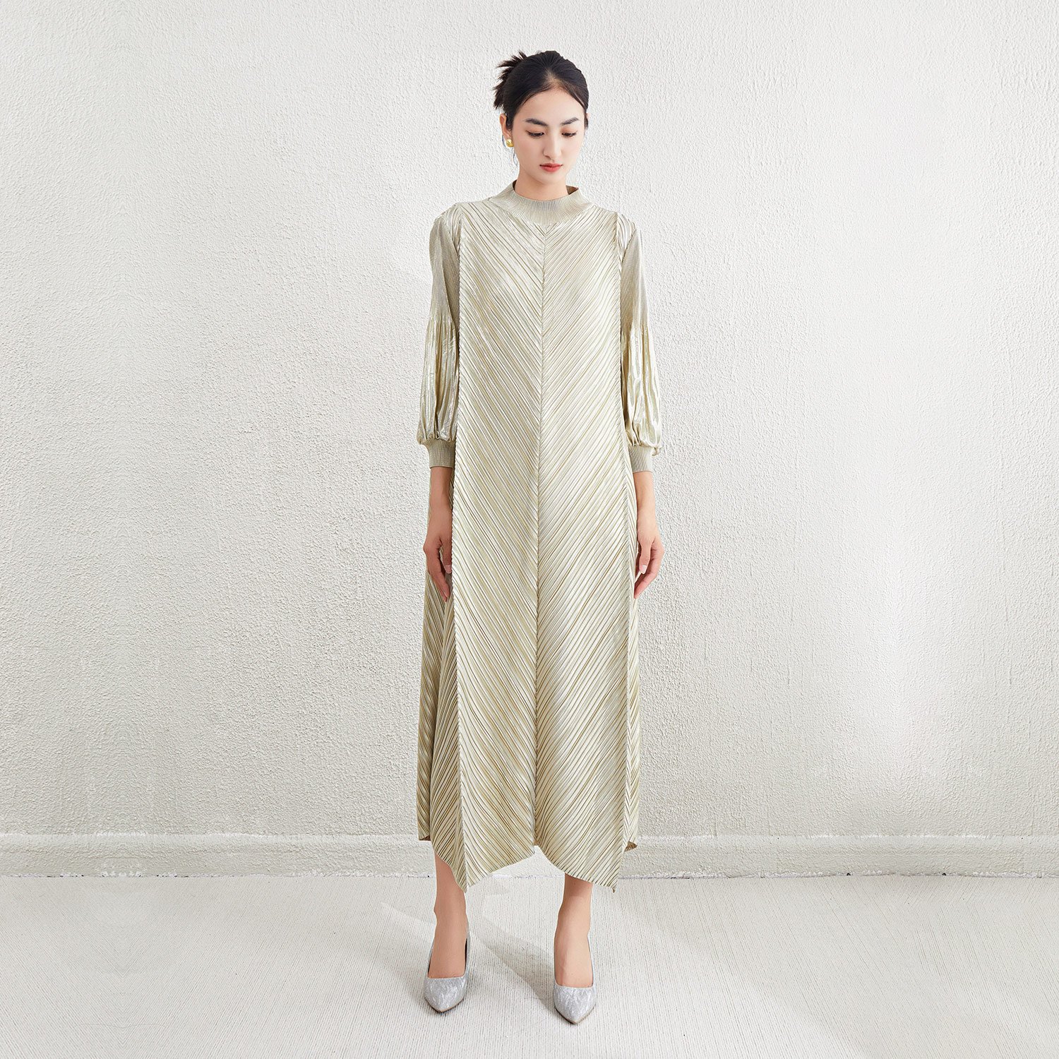 Wholesale Newest Women Pleated Round Neck Loose Women Dress Plus Size Ladies Casual Loose Women Long Dress