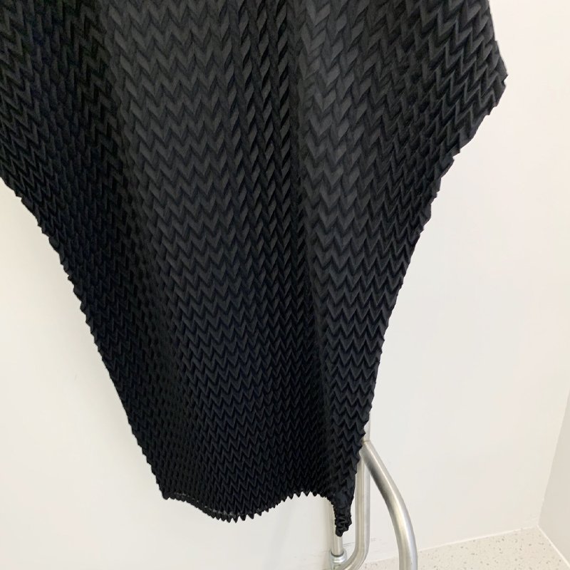 Hot Sales Mid-Length Ladies Dress Linen-Like Texture Three-Dimensional Pleated Neck Half-Sleeved Long Arm Eco-Friendly Woven