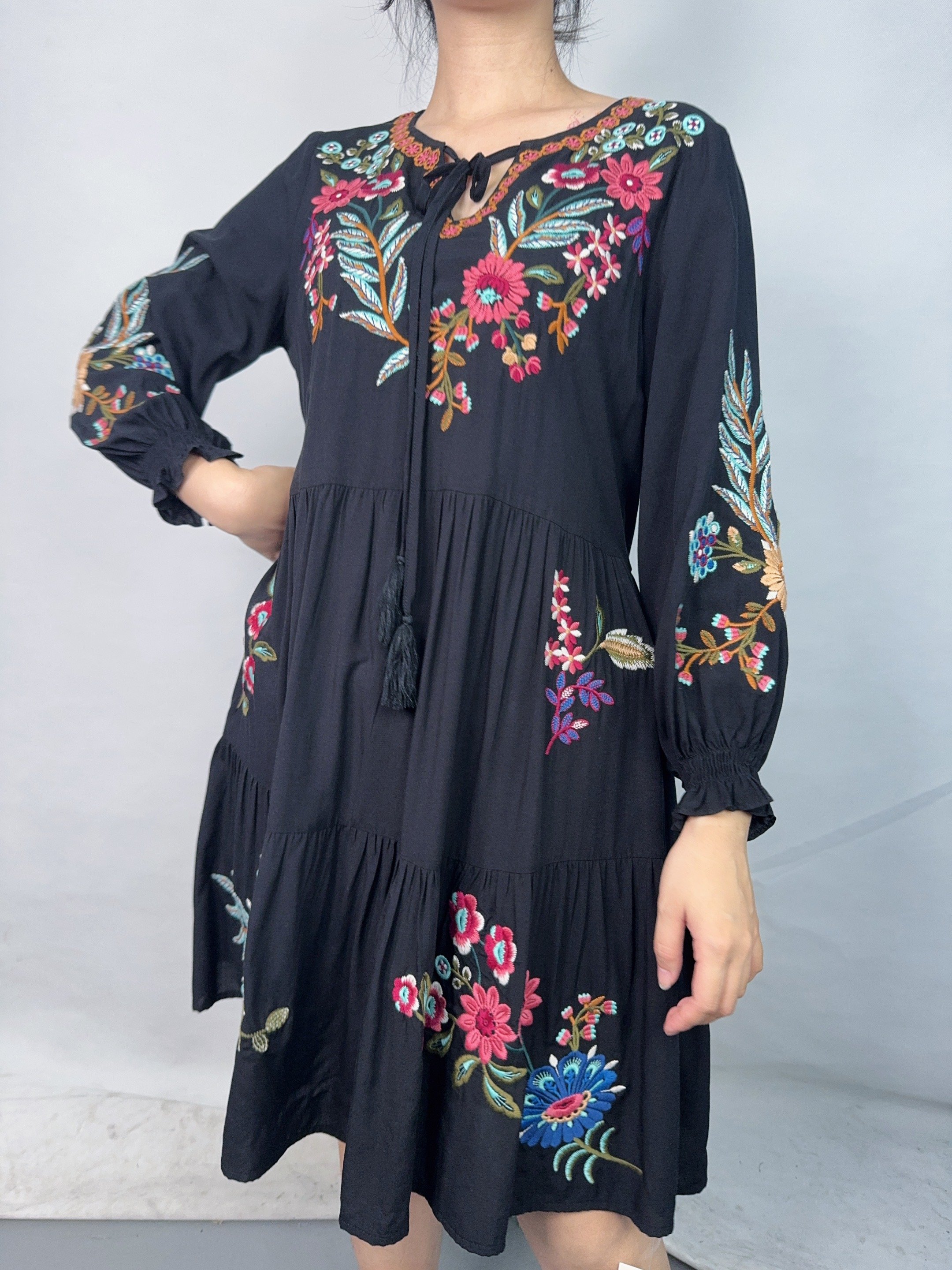 Black floral embroidered collar loose casual dress