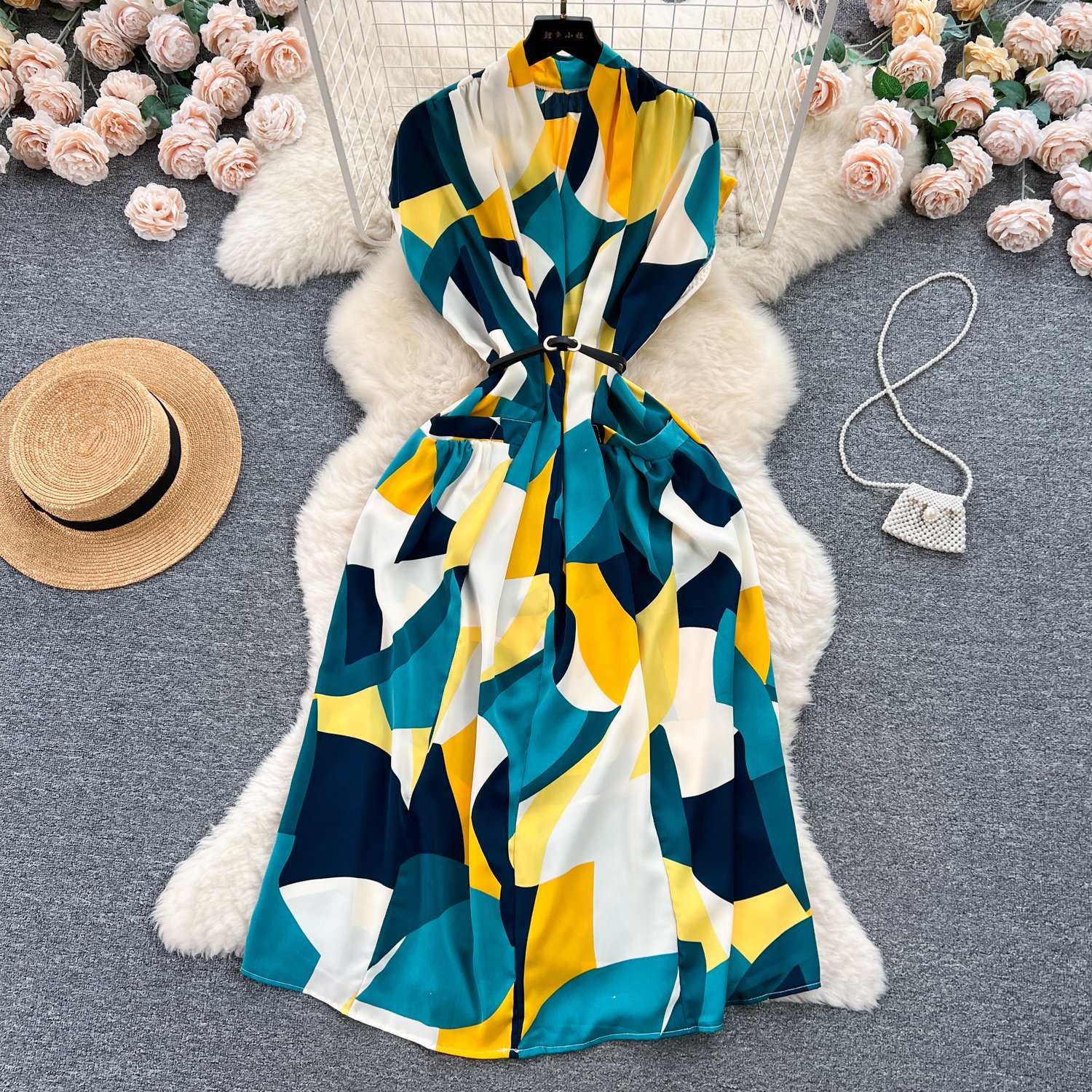 LE2227 wholesalers Bohemian Holiday Beach Women's Dresses Chic V-neck Printed Dresses Loose belted midi casual Shirt Dresses