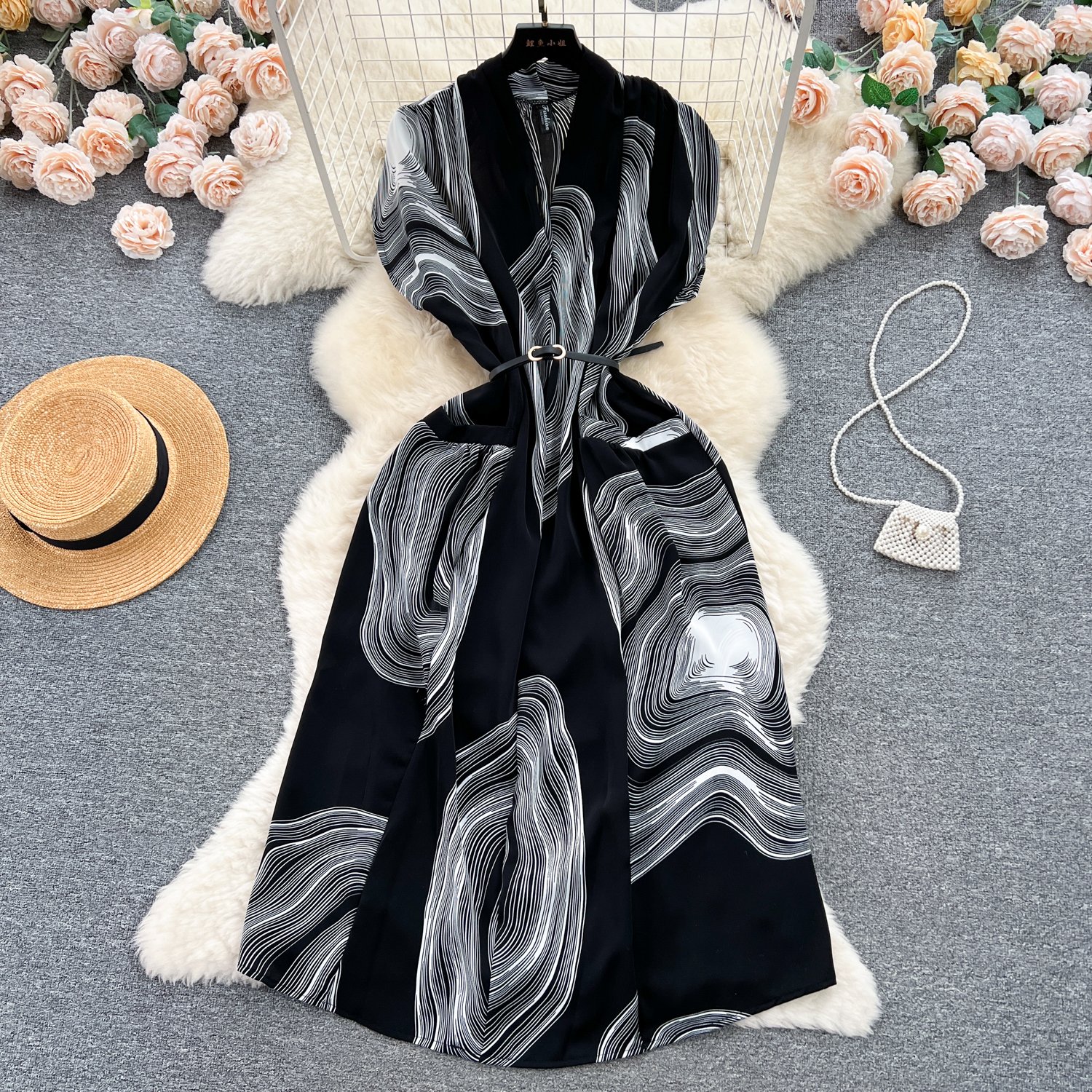 LE2227 wholesalers Bohemian Holiday Beach Women's Dresses Chic V-neck Printed Dresses Loose belted midi casual Shirt Dresses