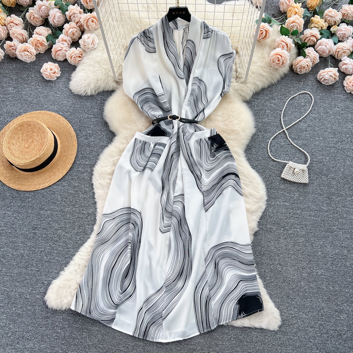 LE2227 wholesalers Bohemian Holiday Beach Women's Dresses Chic V-neck Printed Dresses Loose belted midi casual Shirt Dresses