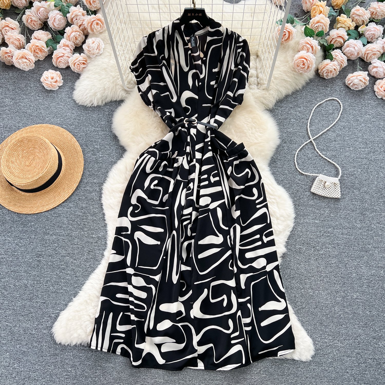 LE2227 wholesalers Bohemian Holiday Beach Women's Dresses Chic V-neck Printed Dresses Loose belted midi casual Shirt Dresses