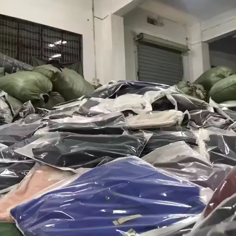 WO 2024 Apparel Stock Discount new Woman Dresses top blouse crop and T-shirt Clothes in bales used clothes