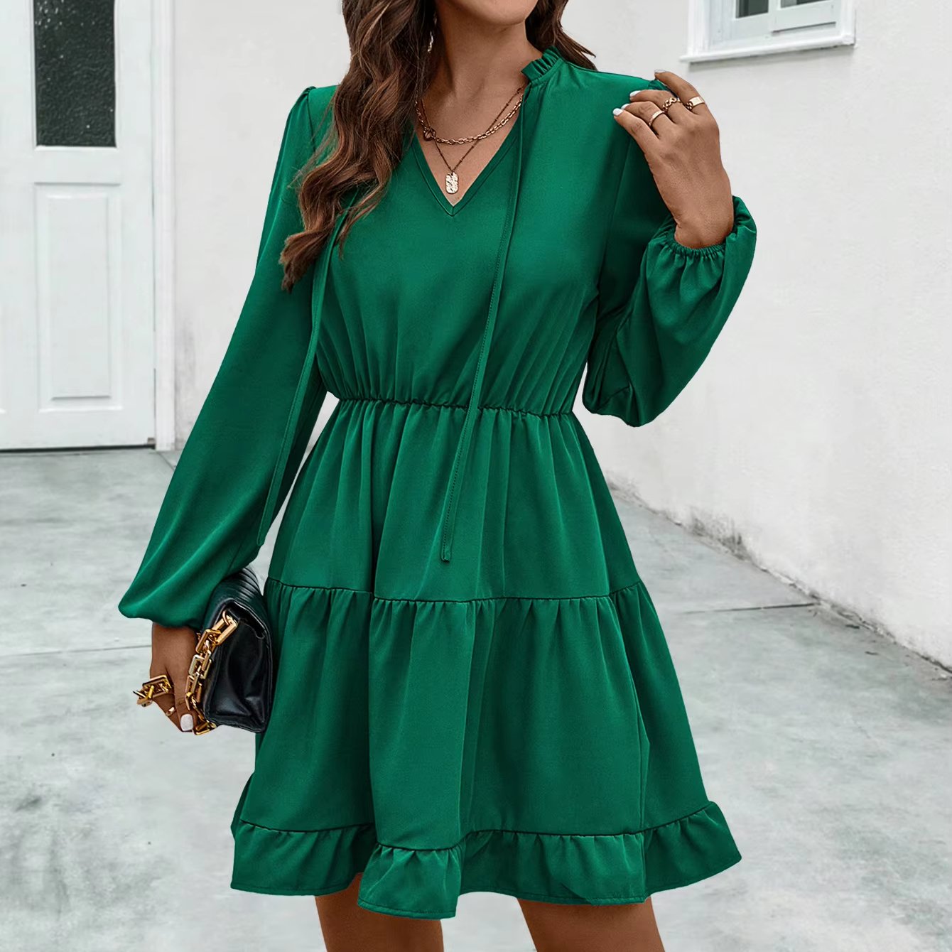 Wholesale OEM ODM 2024 autumn and winter new European and American women's explosive V-neck strap long-sleeved casual dress